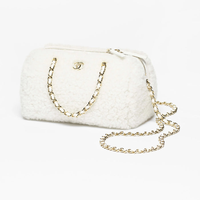 Chanel Clutch with Chain Shearling Lambskin & White Metal White — Coco Neige 2026