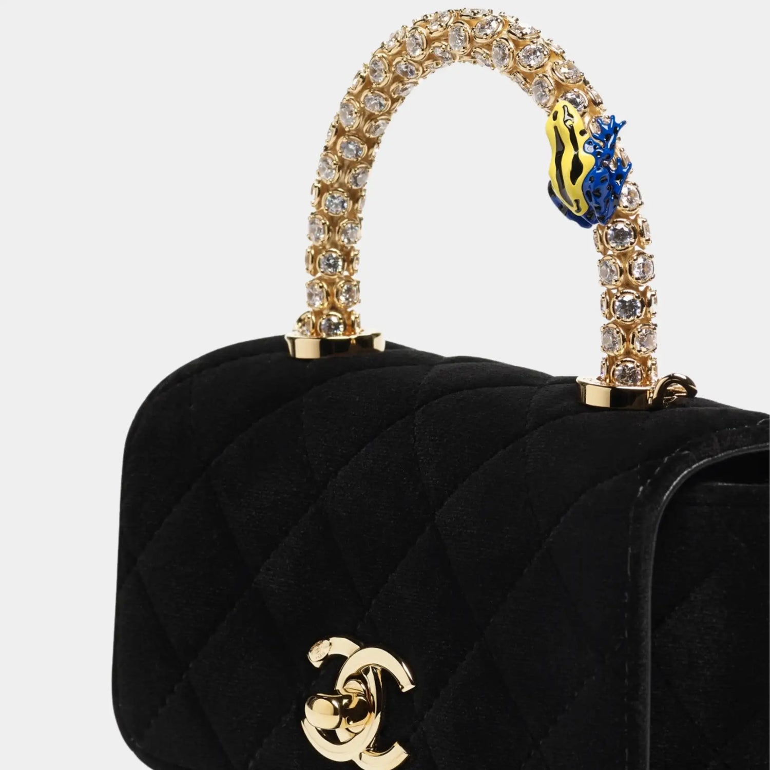 Chanel Clutch with chain in Velvet Strass Enamel &amp; Gold-Tone Metal, Close