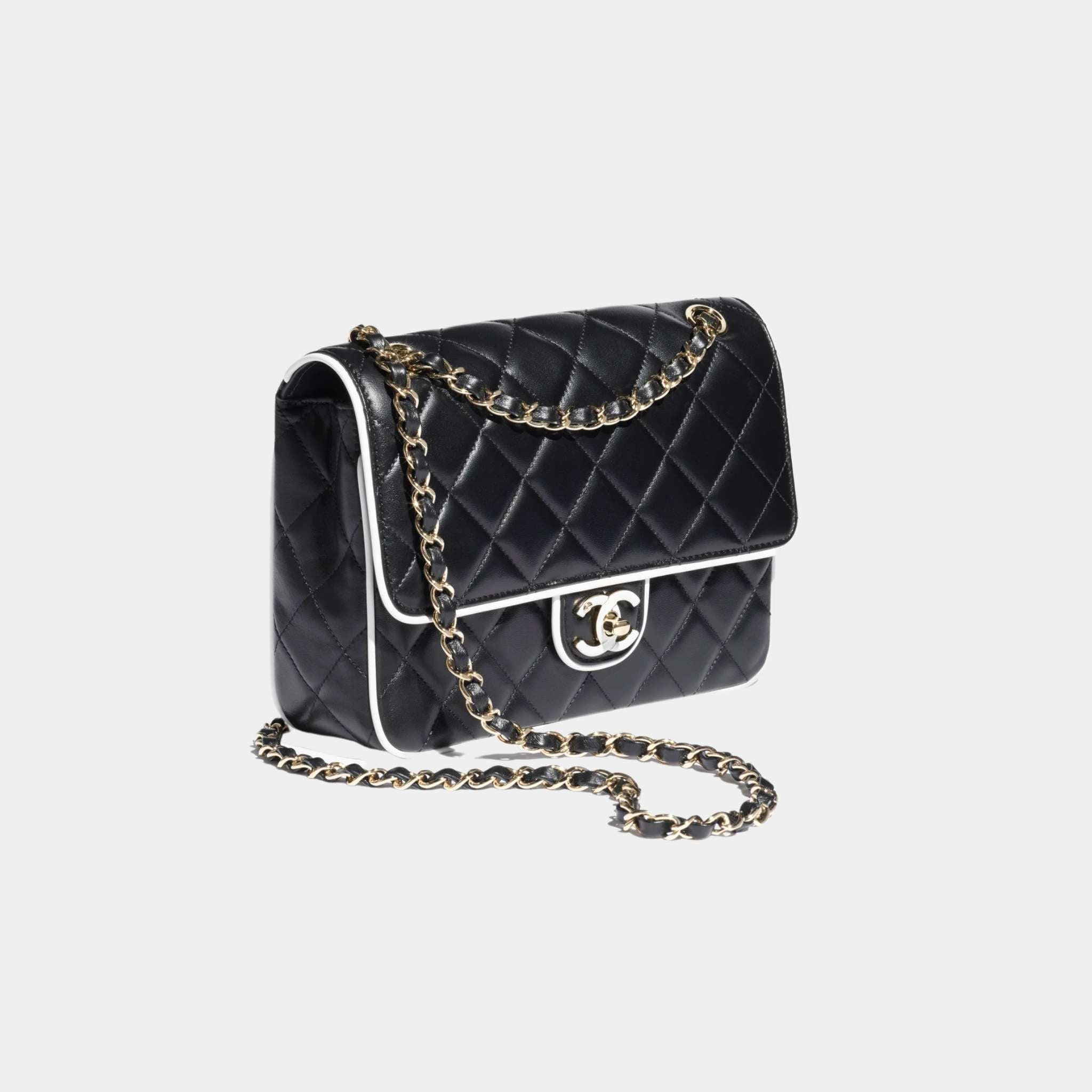 Chanel Flap Bag Lambskin Black White, Front