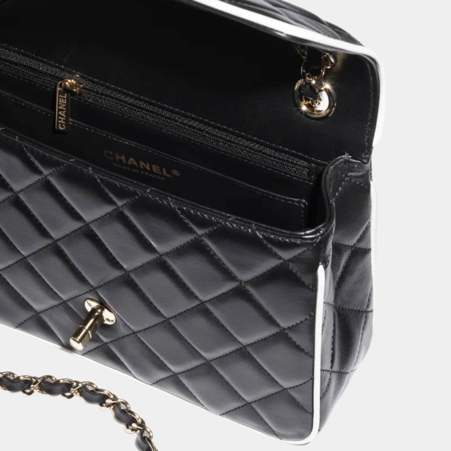 Chanel Flap Bag Lambskin Black White, Inside