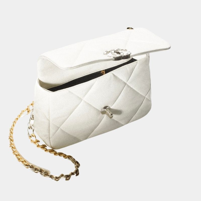 Chanel 19 Handbag Fall-Winter 2024/25 Pre-Collection, White, Interior View