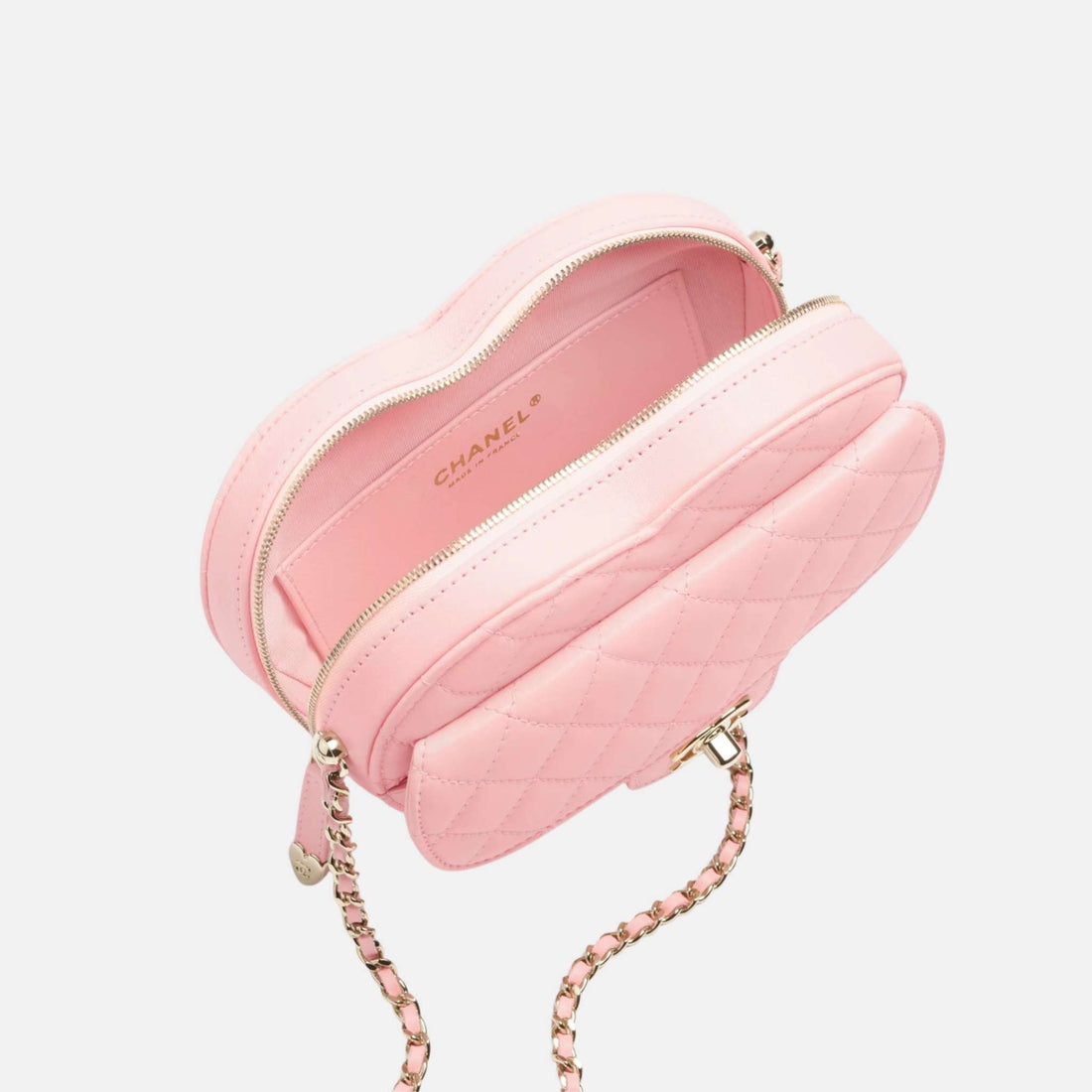 Chanel حقيبة قلب من جلد الحمل والمعدن الذهبي، من الداخل