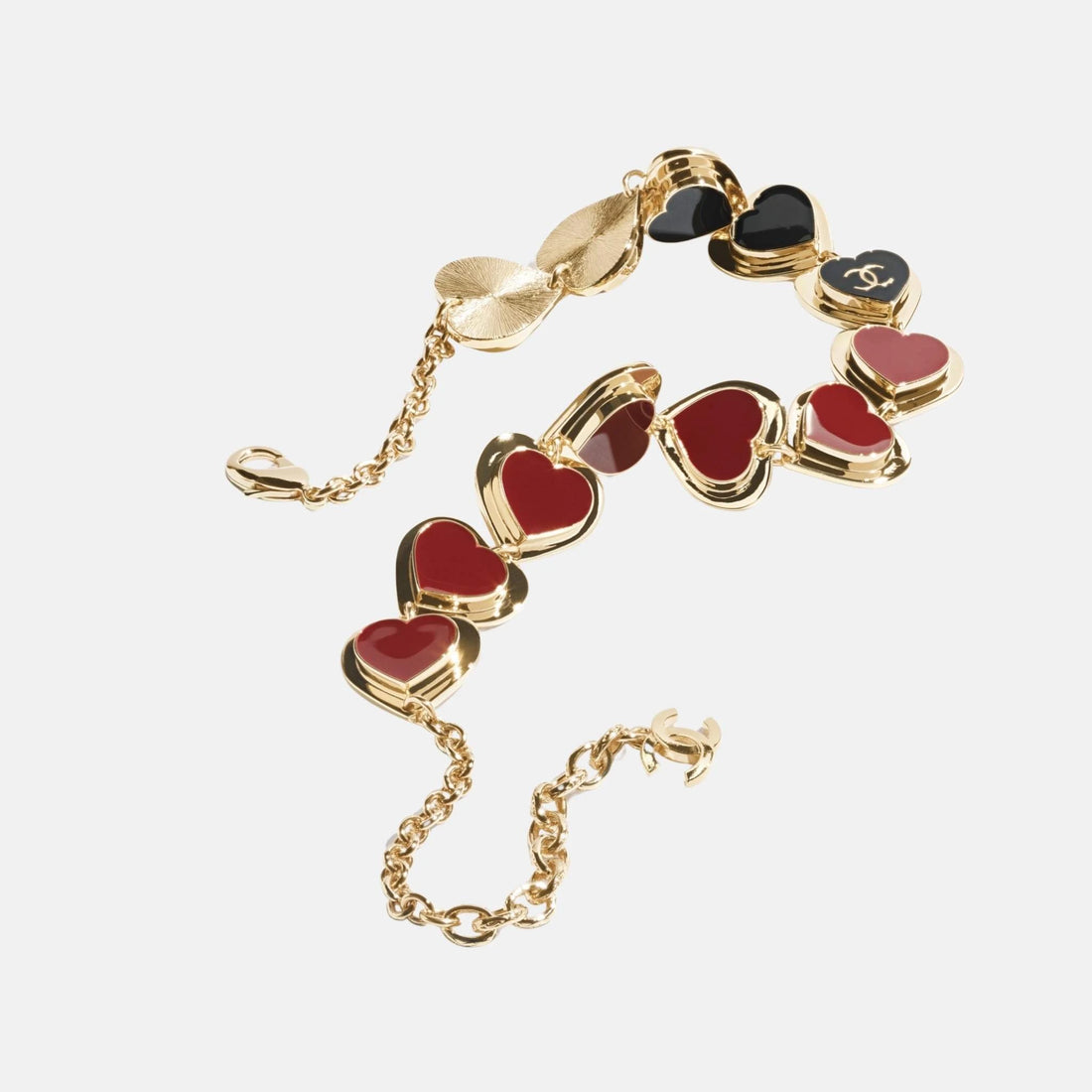 Chanel Heart Necklace in Metal and Resin, Close
