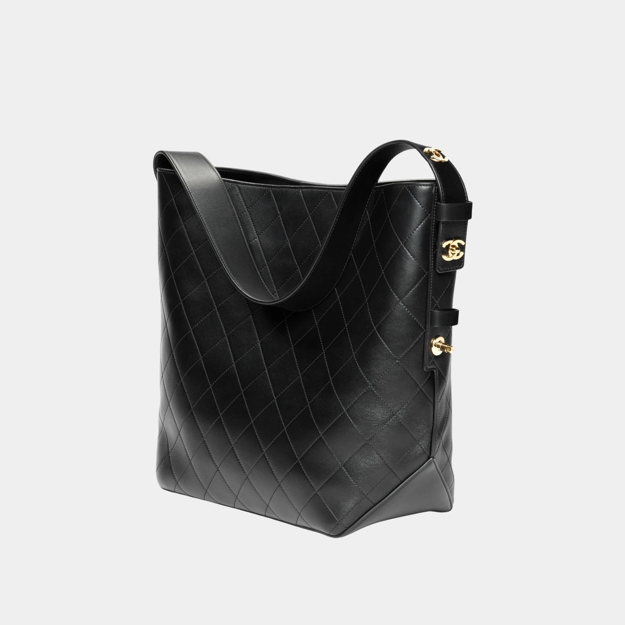 Chanel Large Bucket Bag Calfskin &amp; Gold-Plated Metal Black, front 
