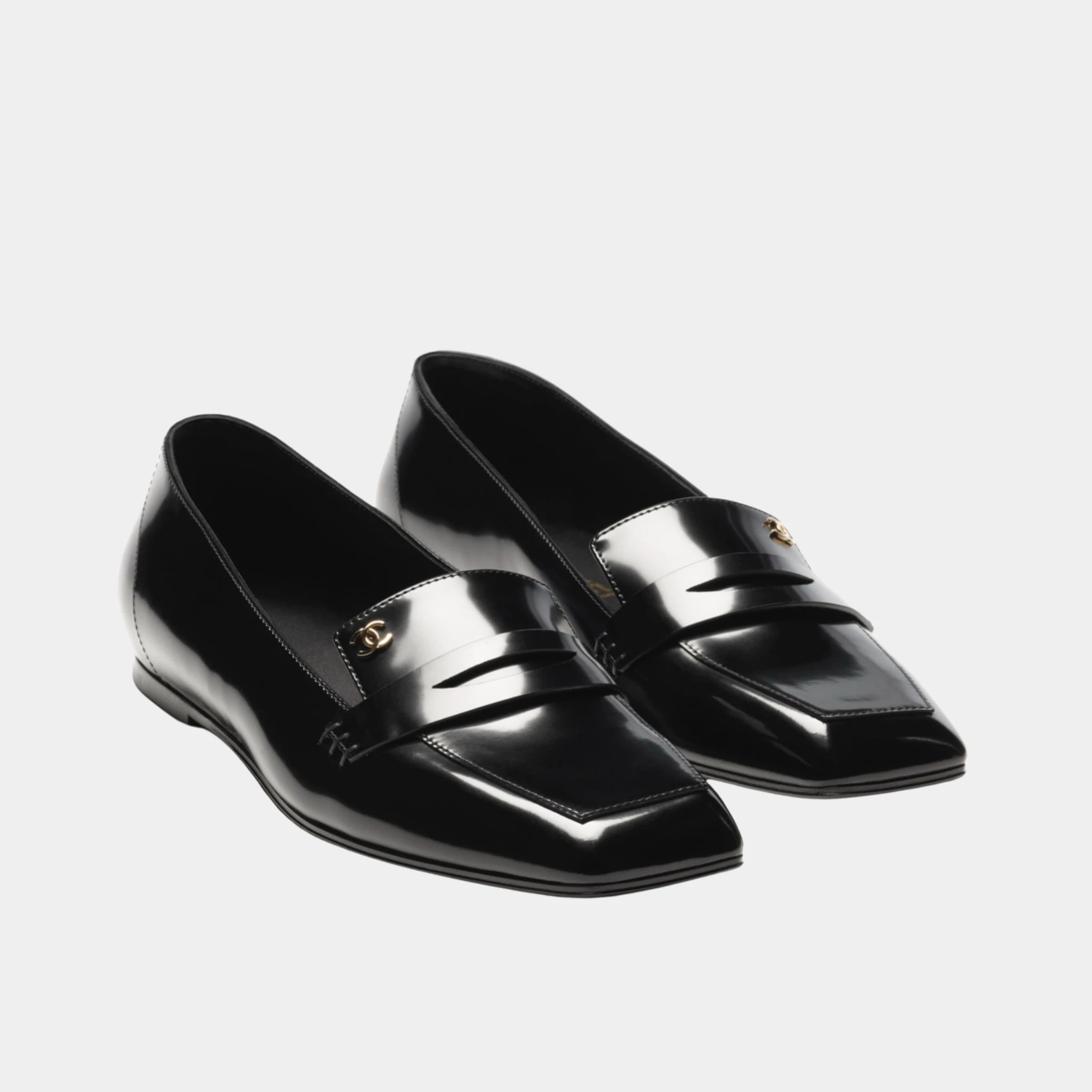 Chanel Loafers in Shiny Calfskin, Black, Front