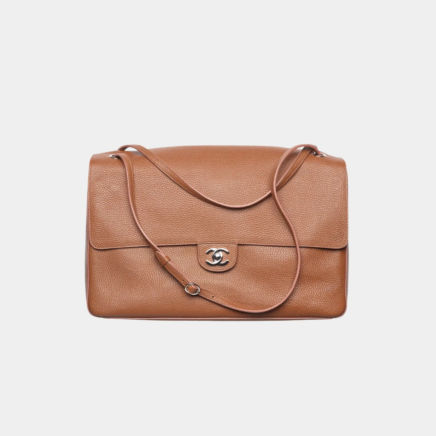 Chanel Maxi Flapbag in Camel Grained Calfskin &amp; Silver Metal, Front