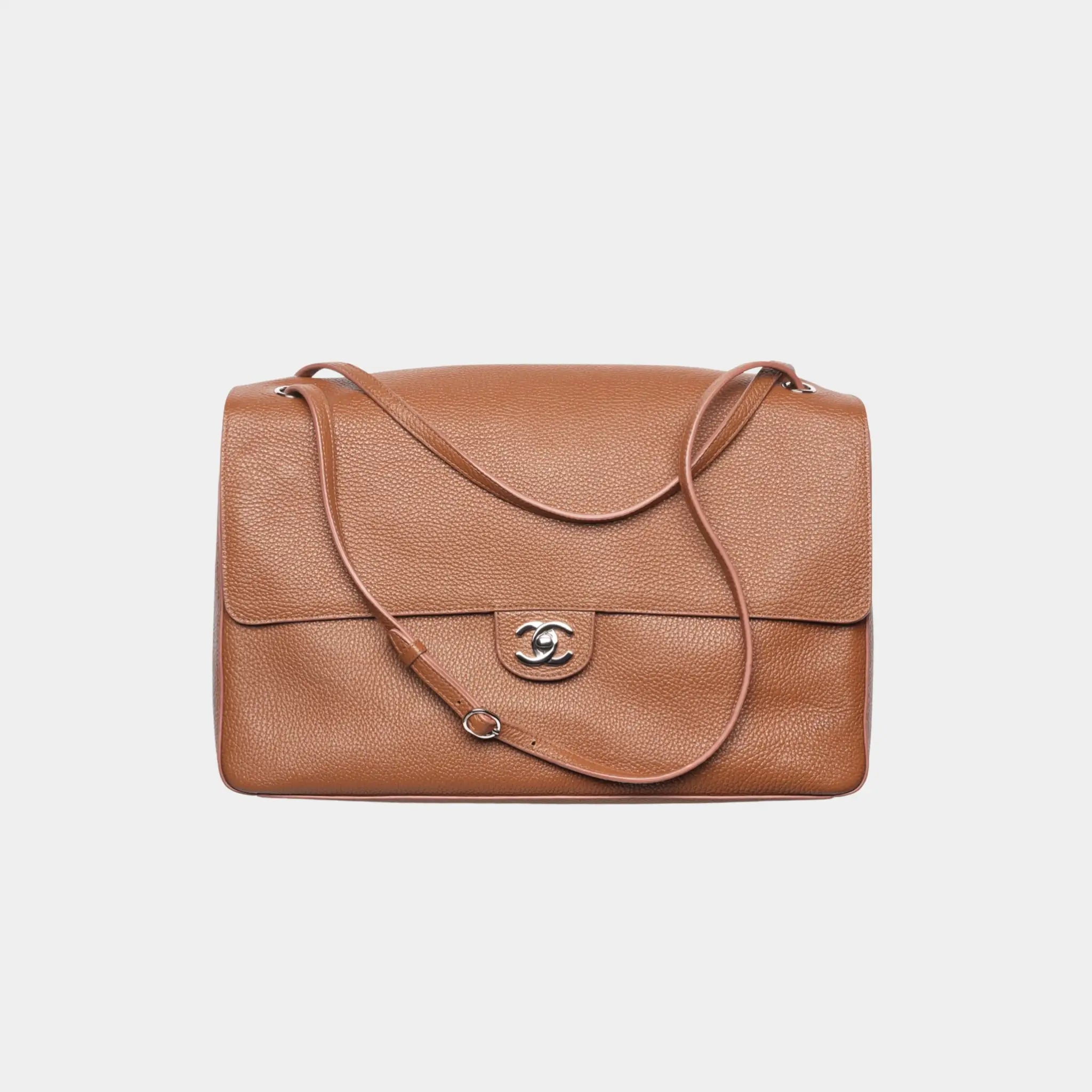 Chanel Maxi Flapbag in Camel Grained Calfskin &amp; Silver Metal, Front