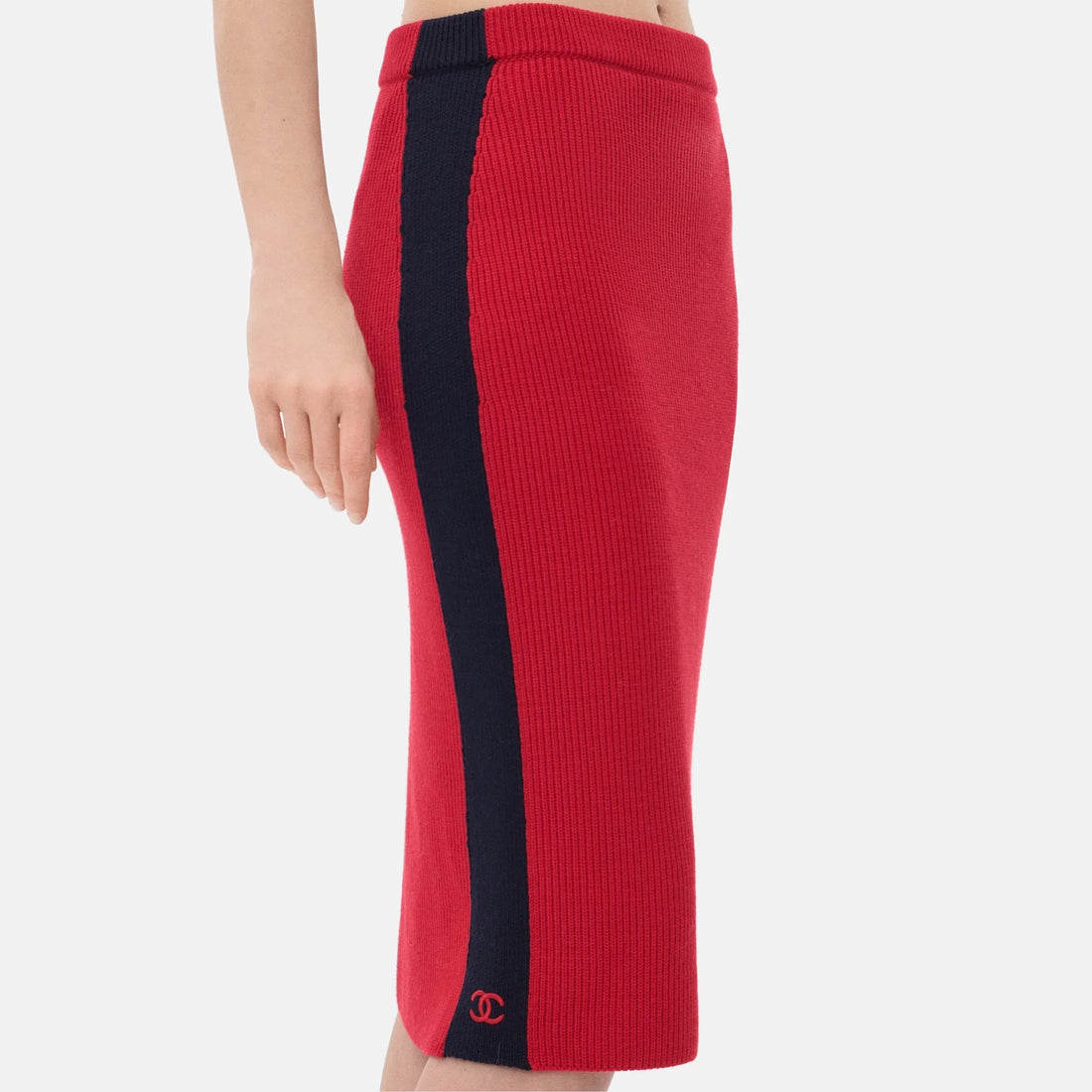 Chanel Midi Skirt Wool in Red and Navy Blue, Coco Neige 2026, close up detail