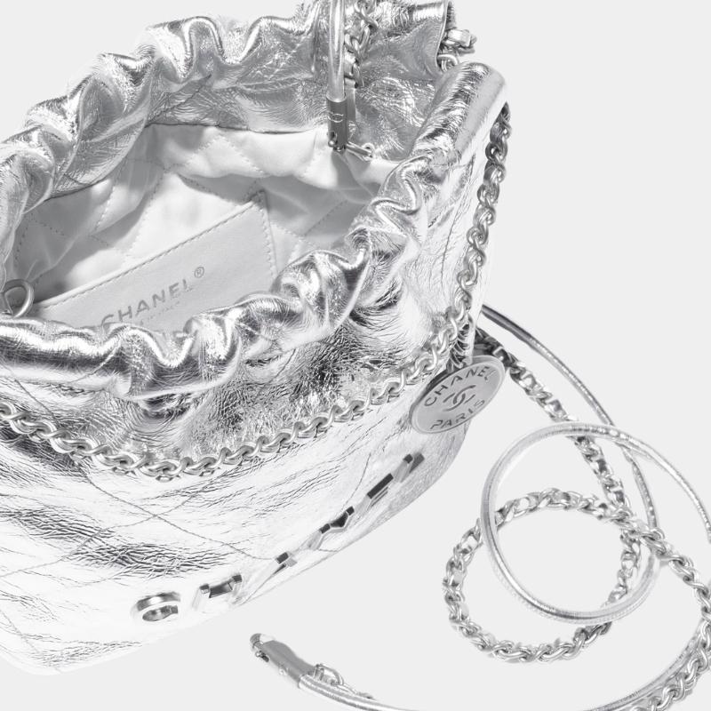 alt
حقيبة Chanel 22 ميني، كروز 2024/25، فضية، منظر داخلي