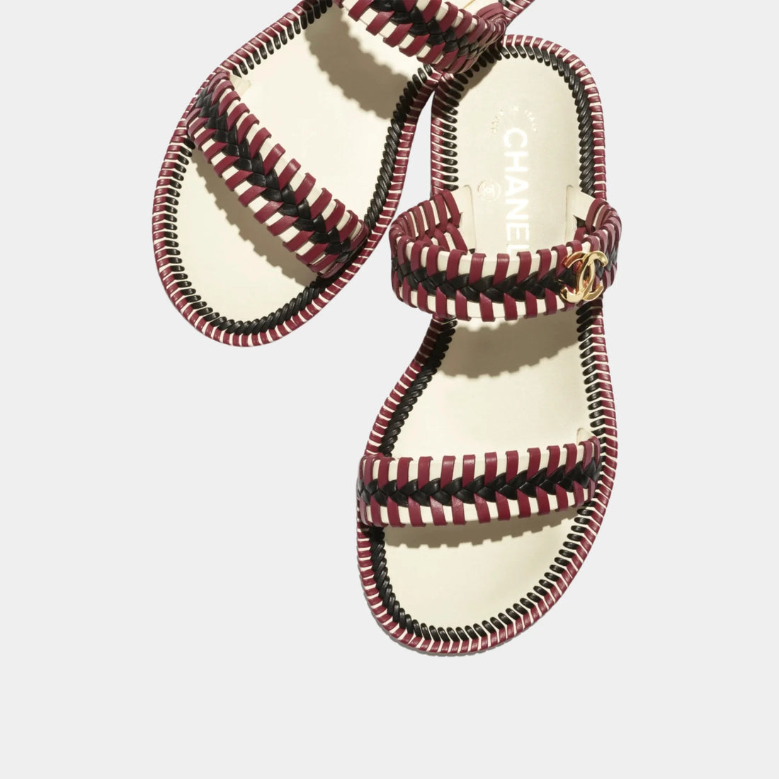 Chanel ميوول من جلد العجل، أبيض، أسود، عنابي، علوي