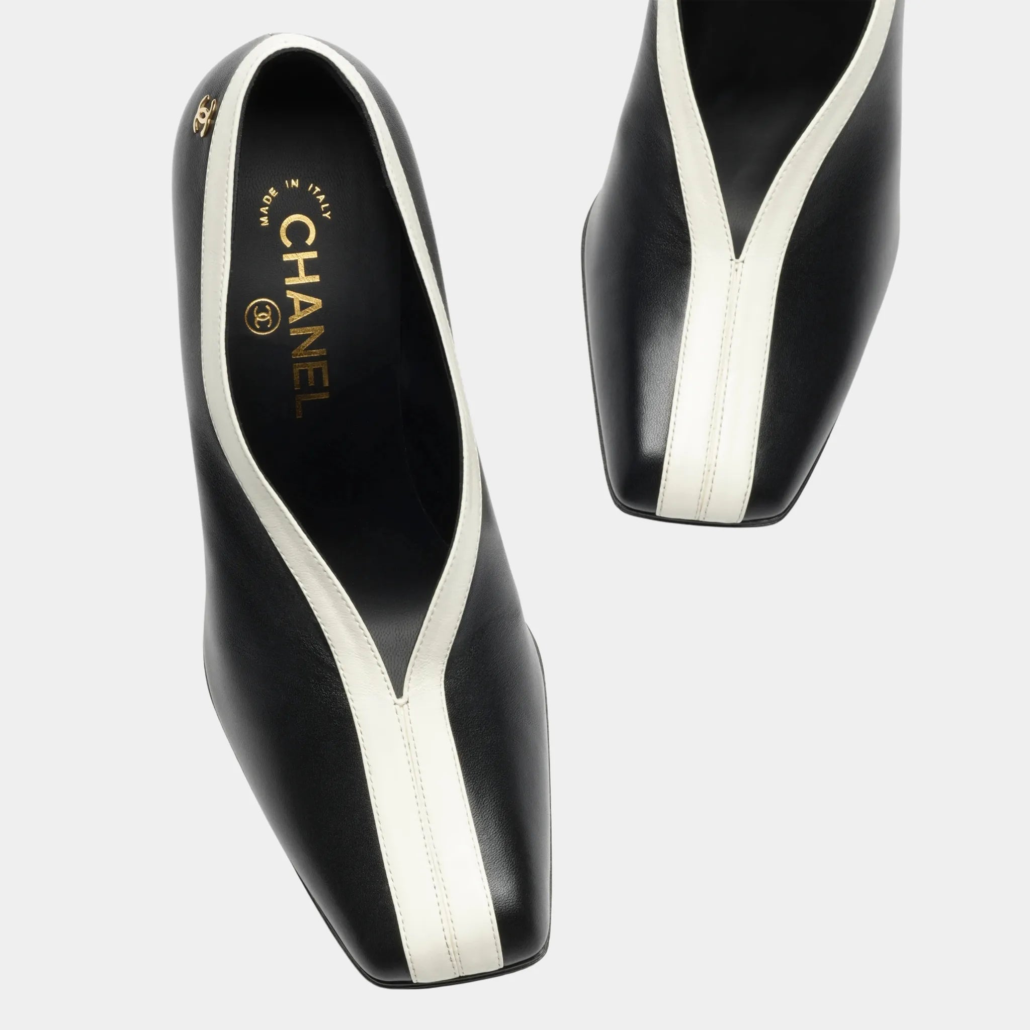 Chanel Pumps in Black &amp; Ivory Lambskin, Top