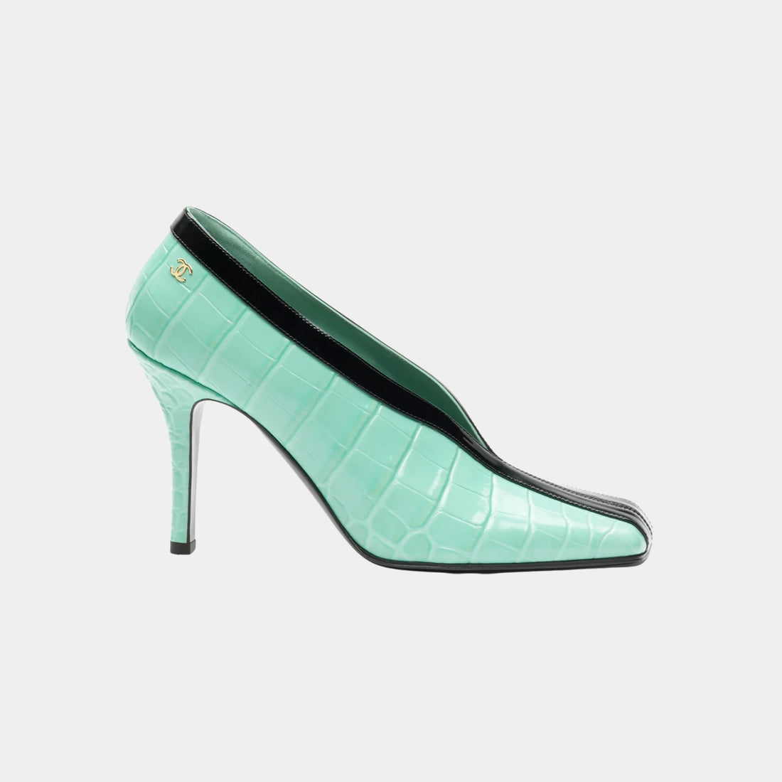 Chanel Pumps in Crocodile Embossed Calfskin & Patent Calfskin, Green Black, Side