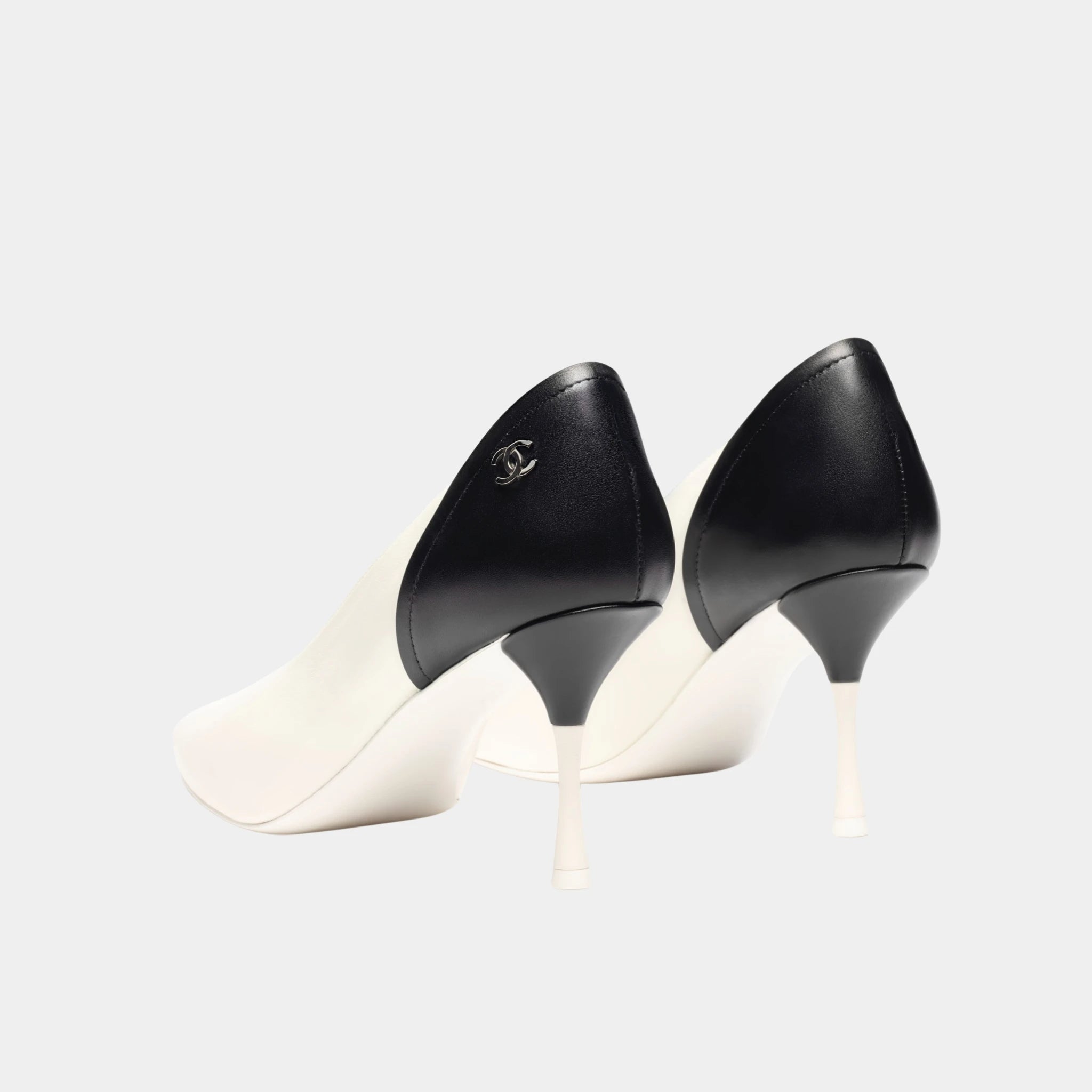 Chanel Pumps in Lambskin &amp; Calfskin, White Black, Back