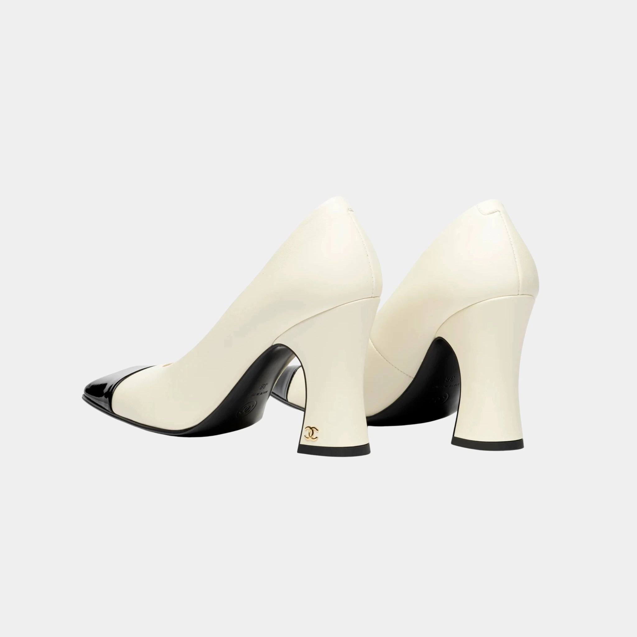 Chanel Pumps in Lambskin &amp; Patent Calfskin Ivory &amp; Black, Back