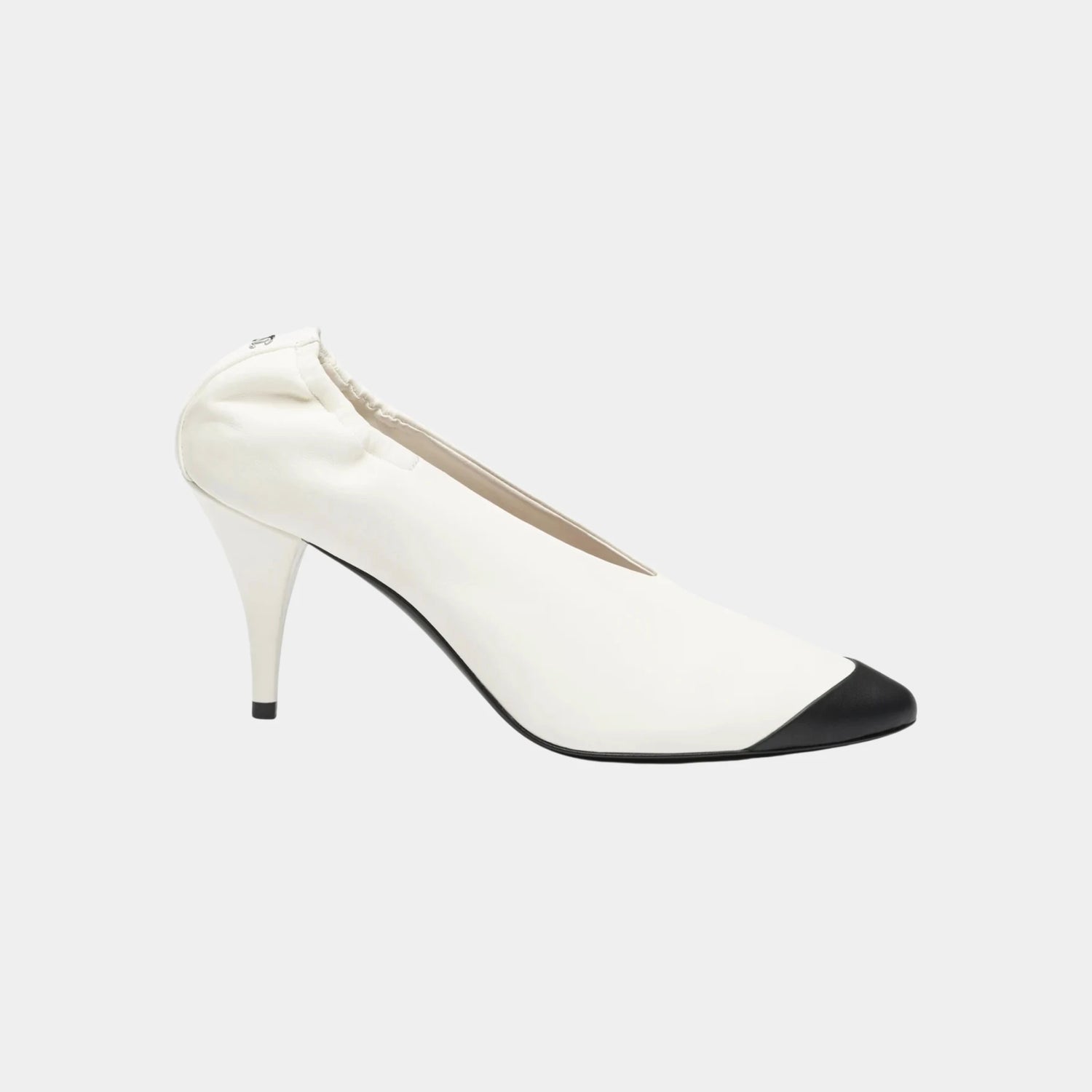 Chanel Pumps in Lambskin, Ivory, Side