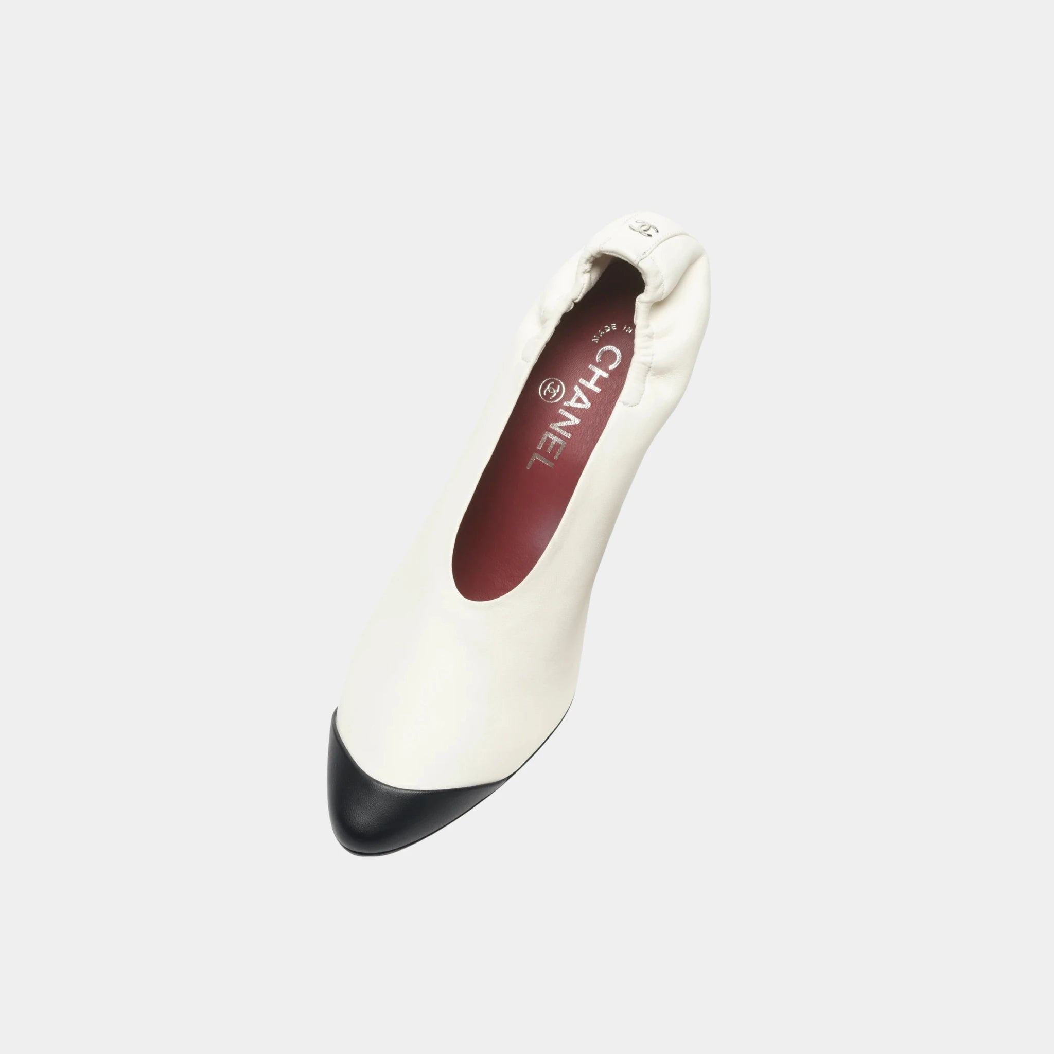 Chanel Pumps in Lambskin, Ivory, Top