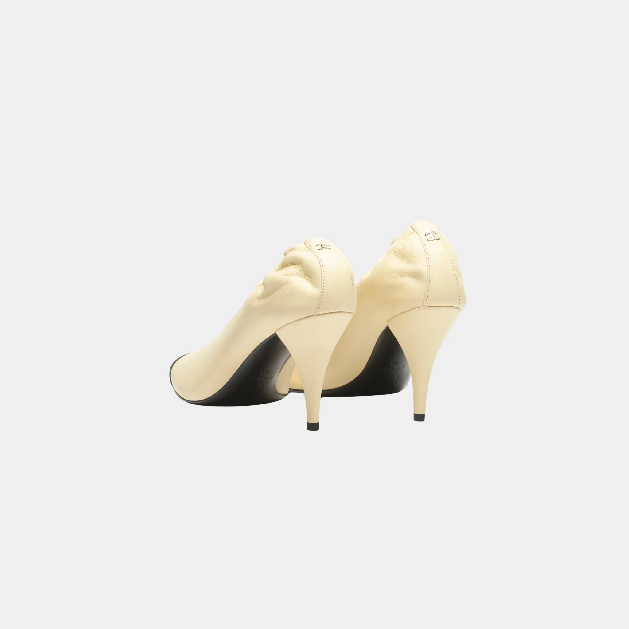 Chanel Pumps in Lambskin, Light Beige, Back