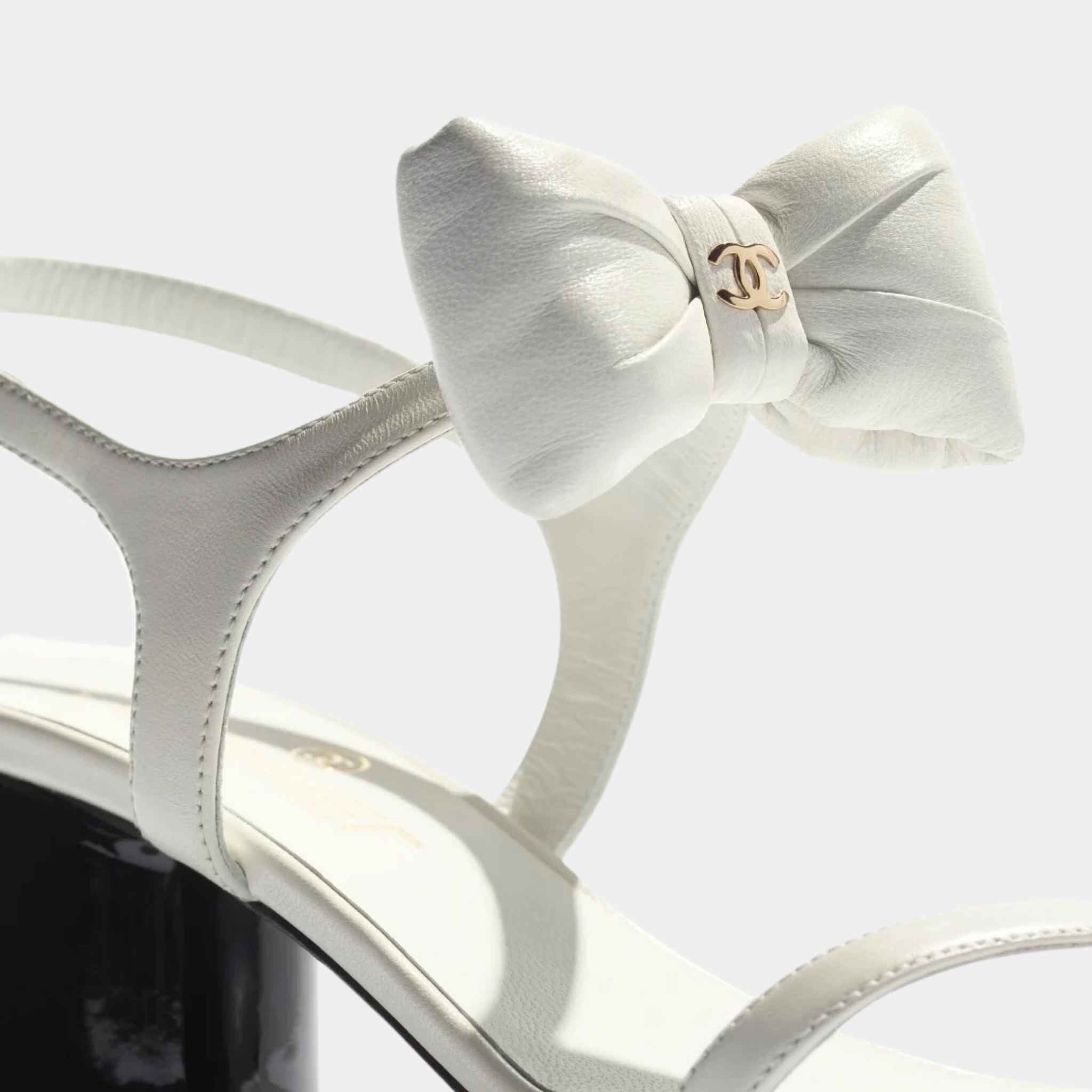 Chanel Sandals Lambskin, White, Closeup