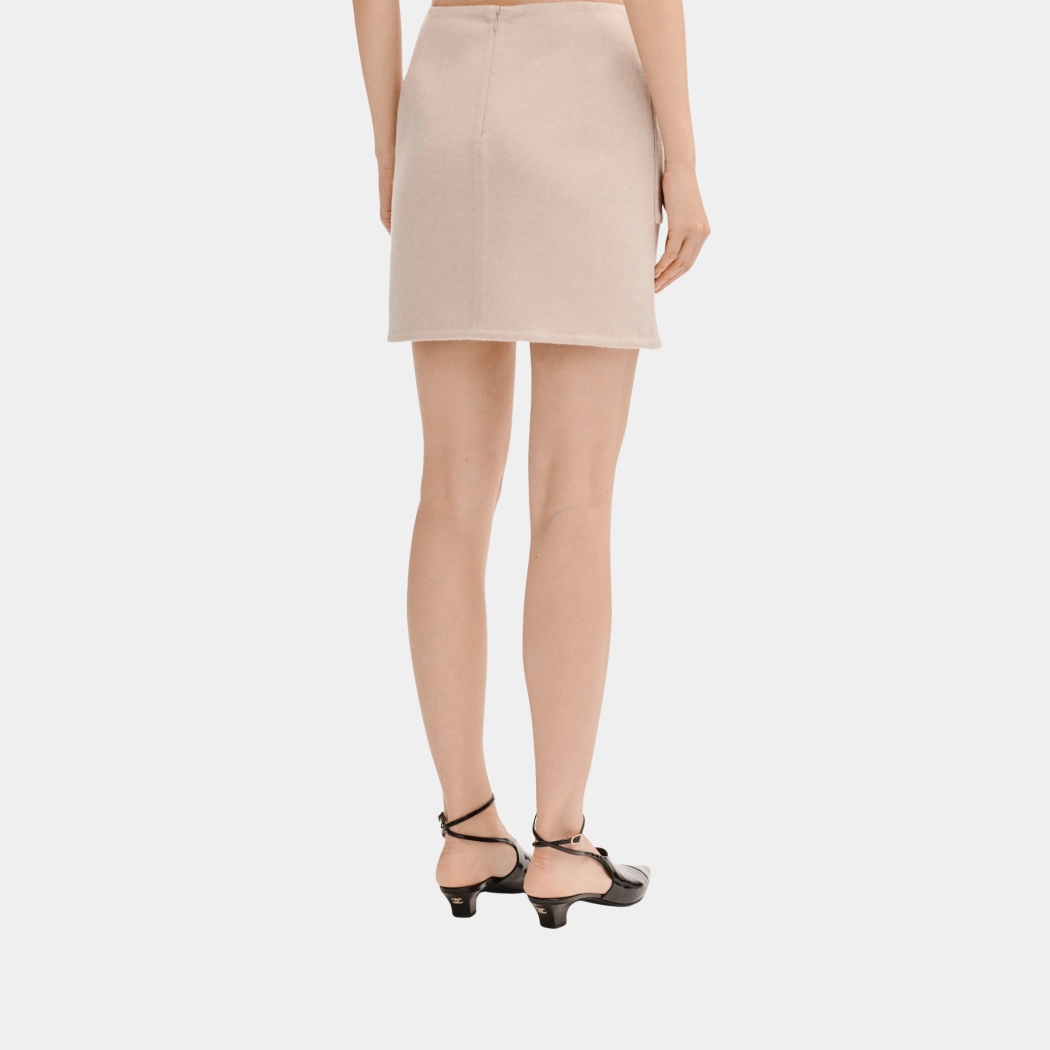 Chanel Short Skirt in Beige Cashmere, Back