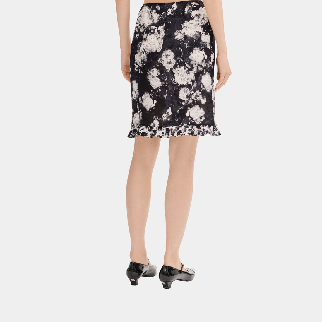 Chanel Skirt in Printed Silk Jacquard Black and White, Back