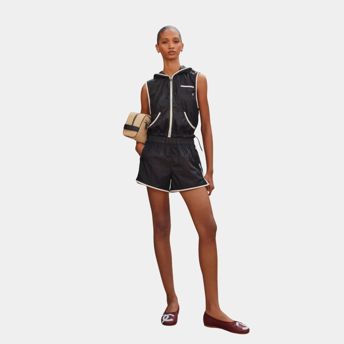 Chanel Sleeveless Jacket in Black & White Mixed Fibres, Front