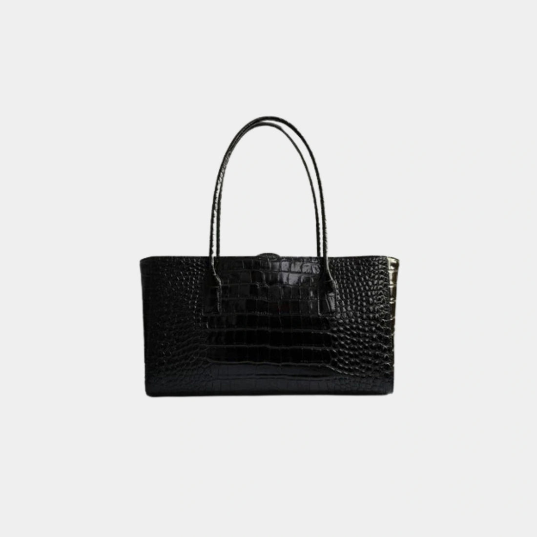 Chanel حقيبة توت صغيرة من جلد العجل بنقشة التمساح ومعدن بلون ذهبي، سوداء