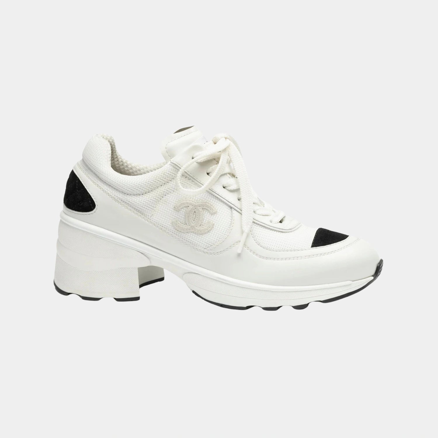 Chanel Sneakers in Mixed Fibers Shiny and Suede Calfskin, Black, White, Side