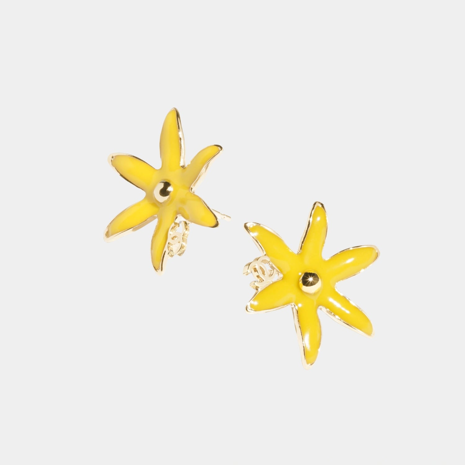 Chanel Star Flower Stud Earrings in Metal &amp; Resin, Gold &amp; Yellow, Close