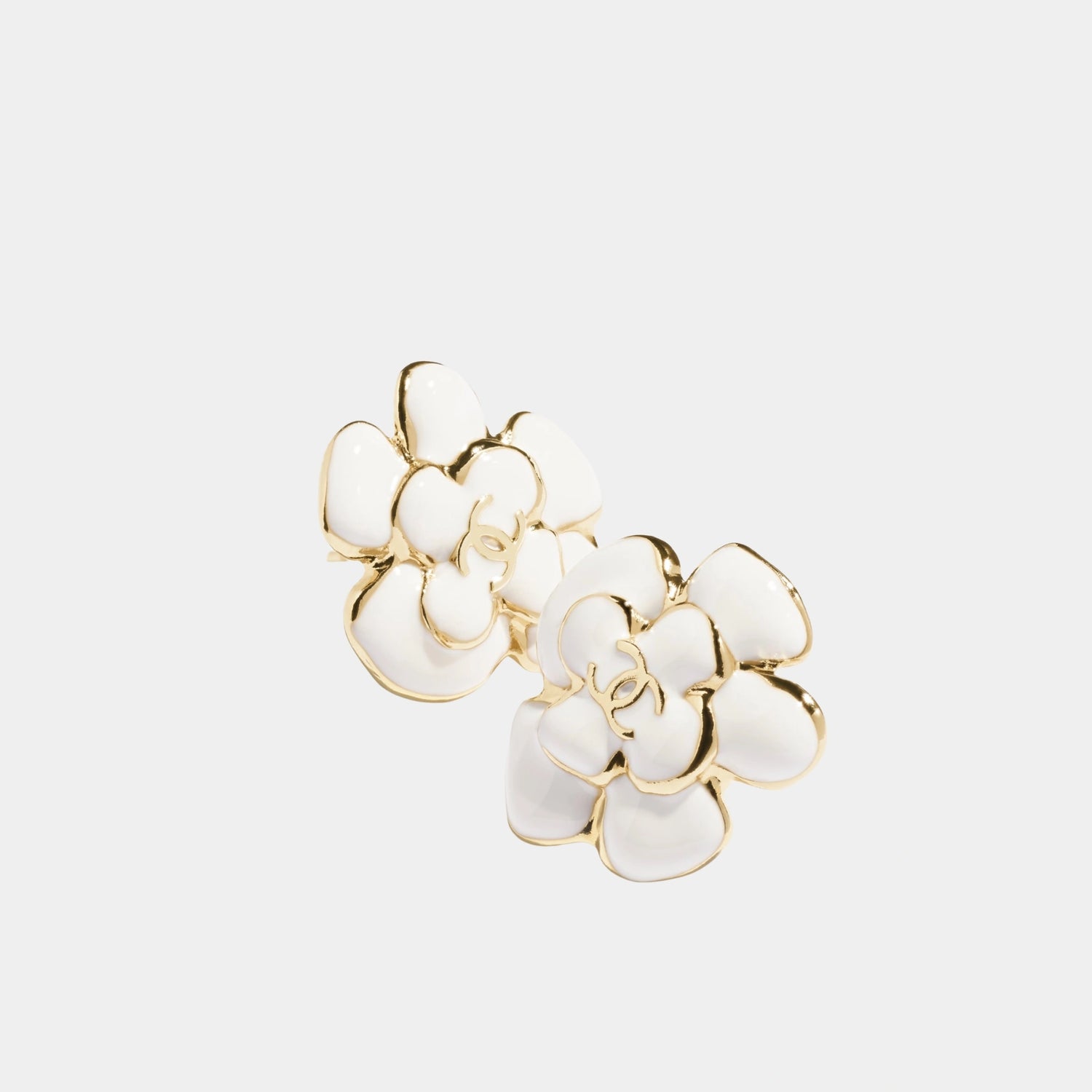 Stud Earrings in Metal and Resin