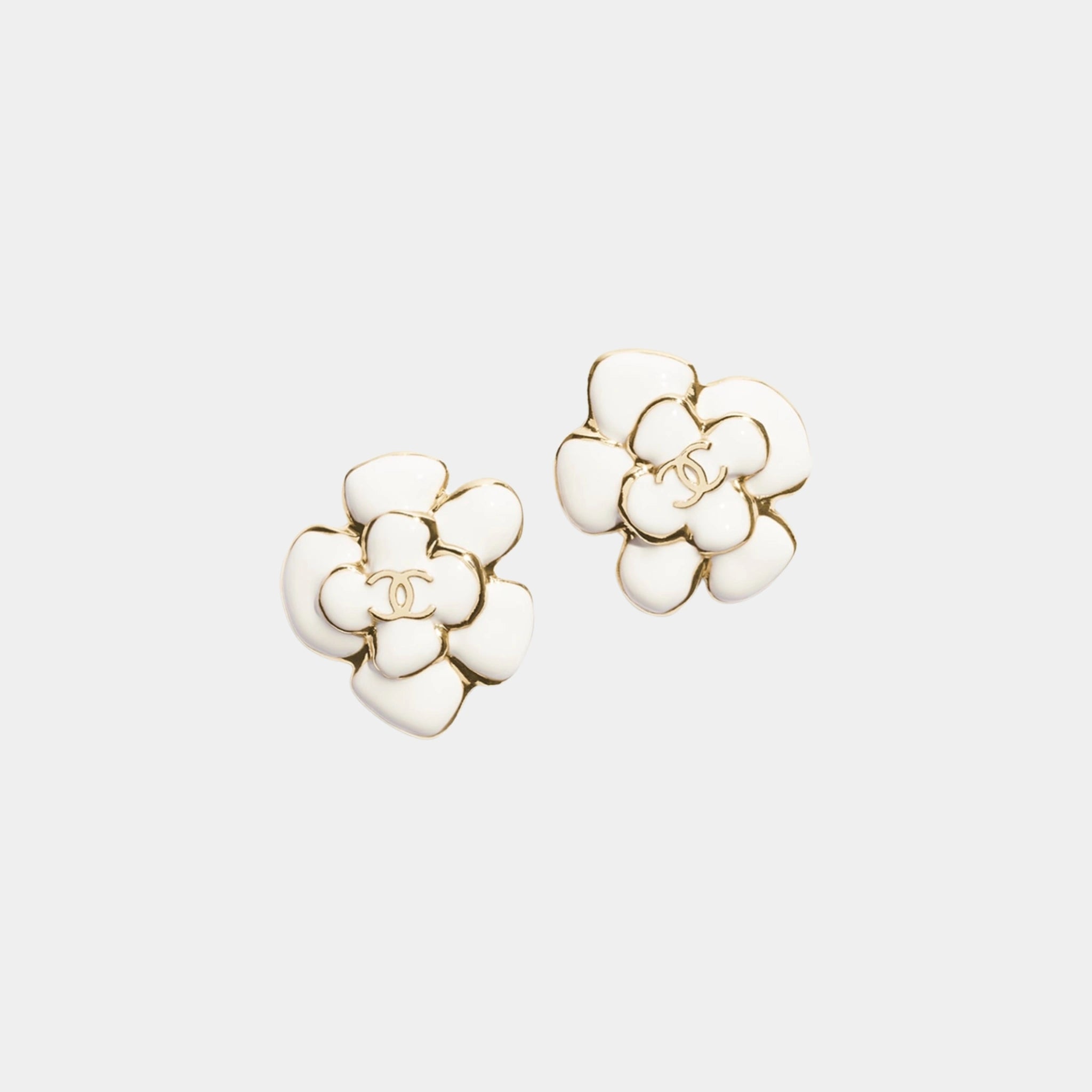 Stud Earrings in Metal and Resin