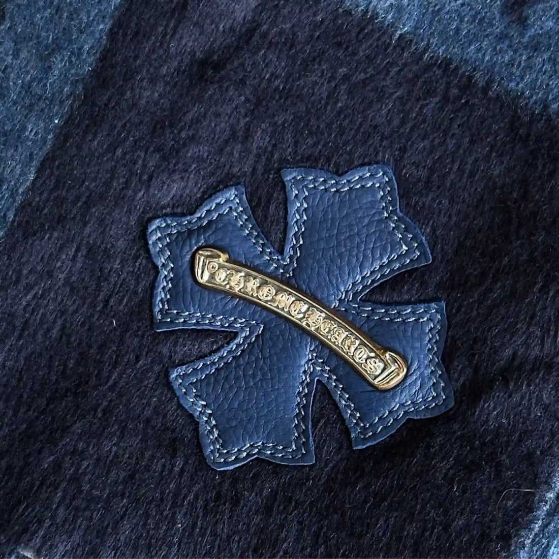 Chrome Hearts بطانية باللون الأزرق البحري من الحرير وجلد العجل، بشعار فضي