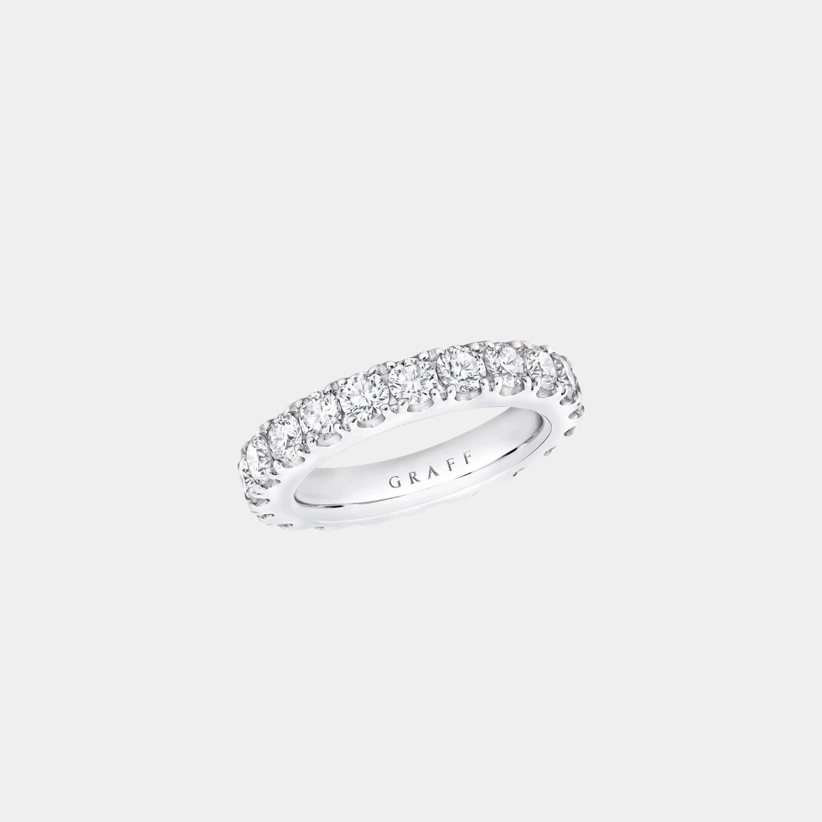 Classic Graff Castle Set Round Diamond Wedding Band