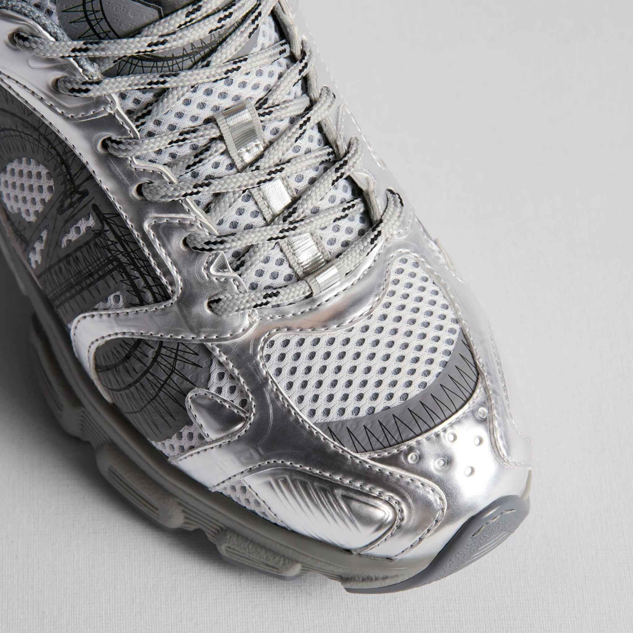 Dior Chrono Sneaker Trainers Gray Mesh with Silver Tone Leather, Top Closeup