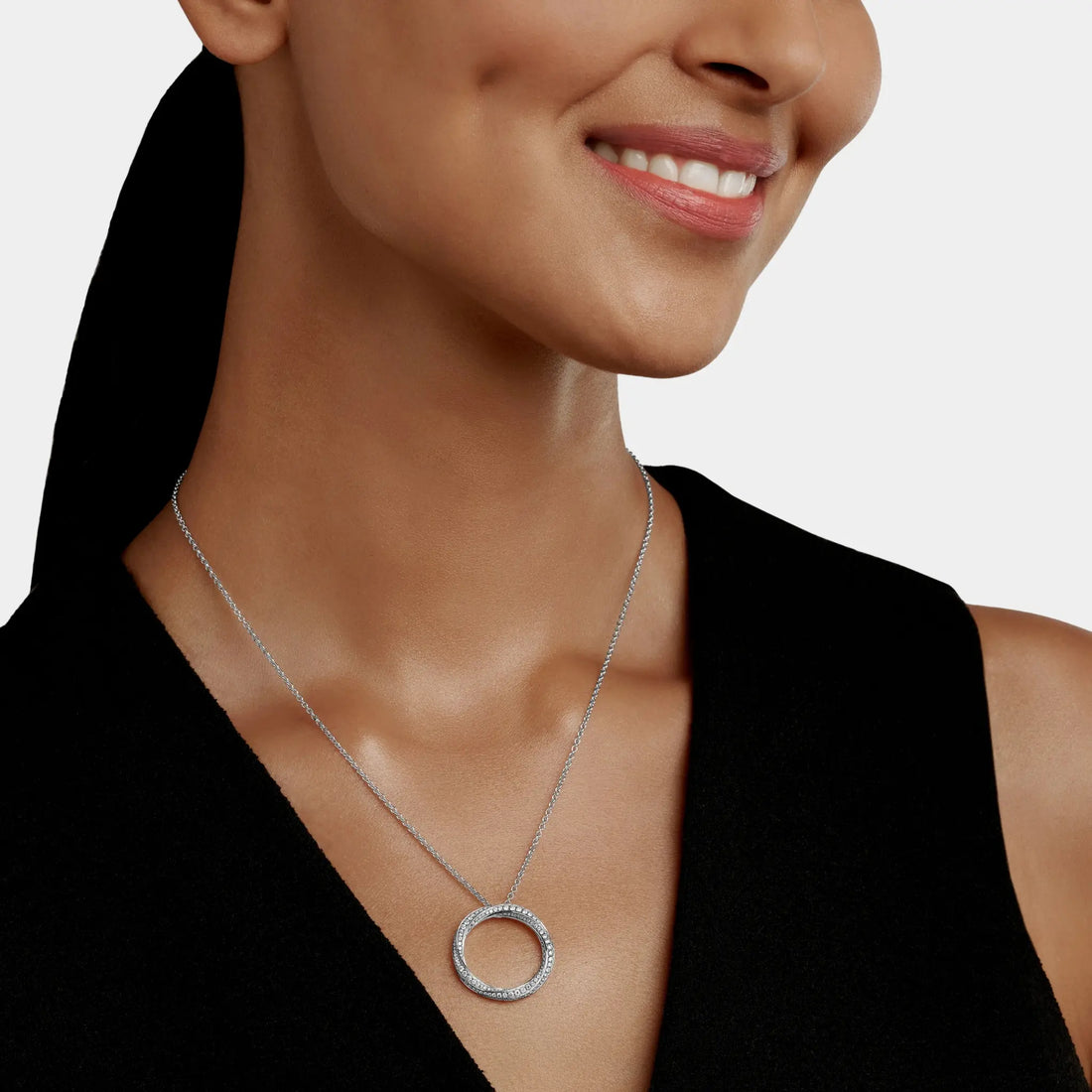 Graff Medium Spiral Pavé Diamond Pendant, Model