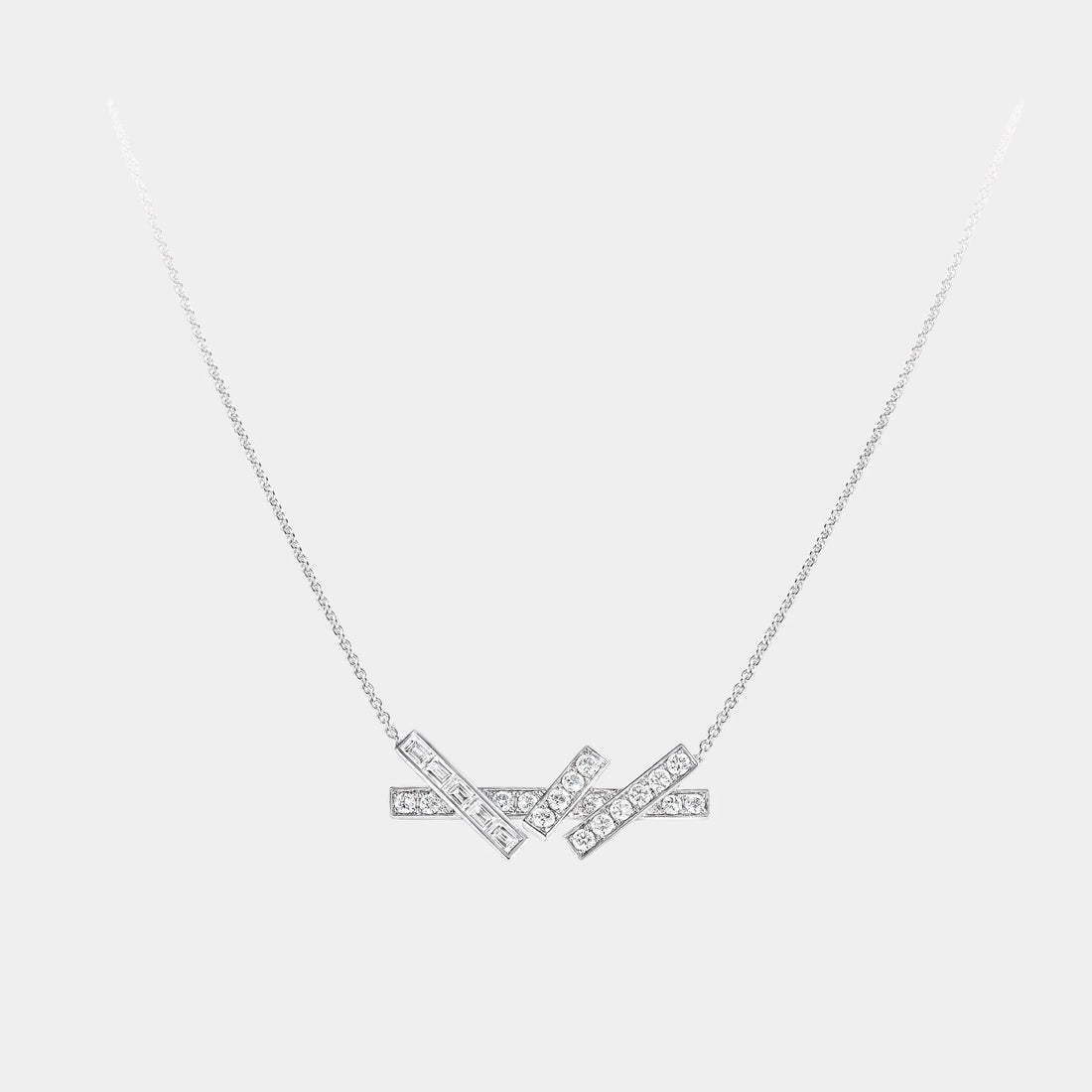 Graff Threads Diamond Mini Pendant, White, Gold
