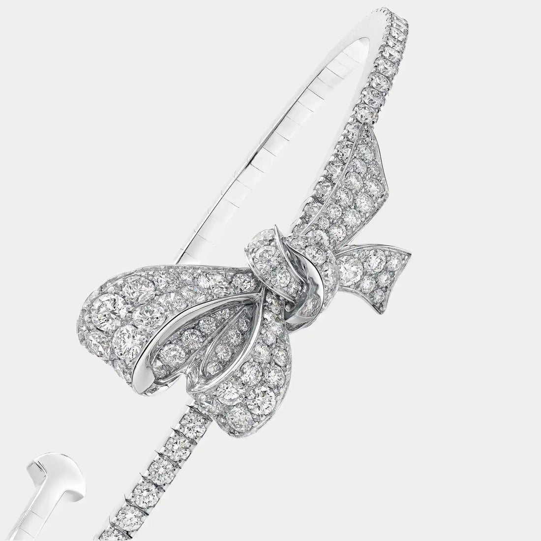 Graff Tildas Bow Diamond Bangle, Close