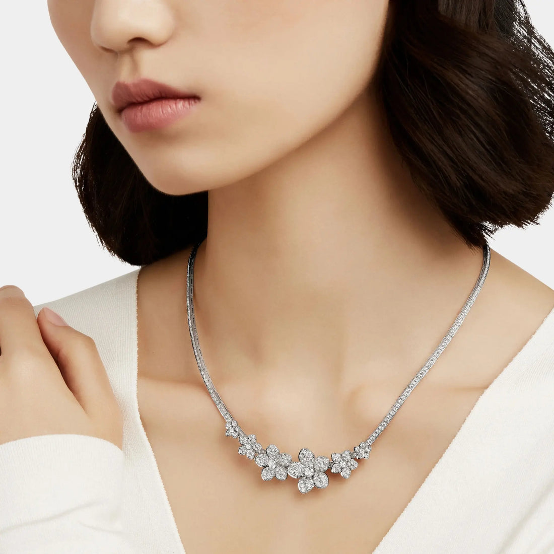 Graff Wild Flower Diamond Necklace, Model