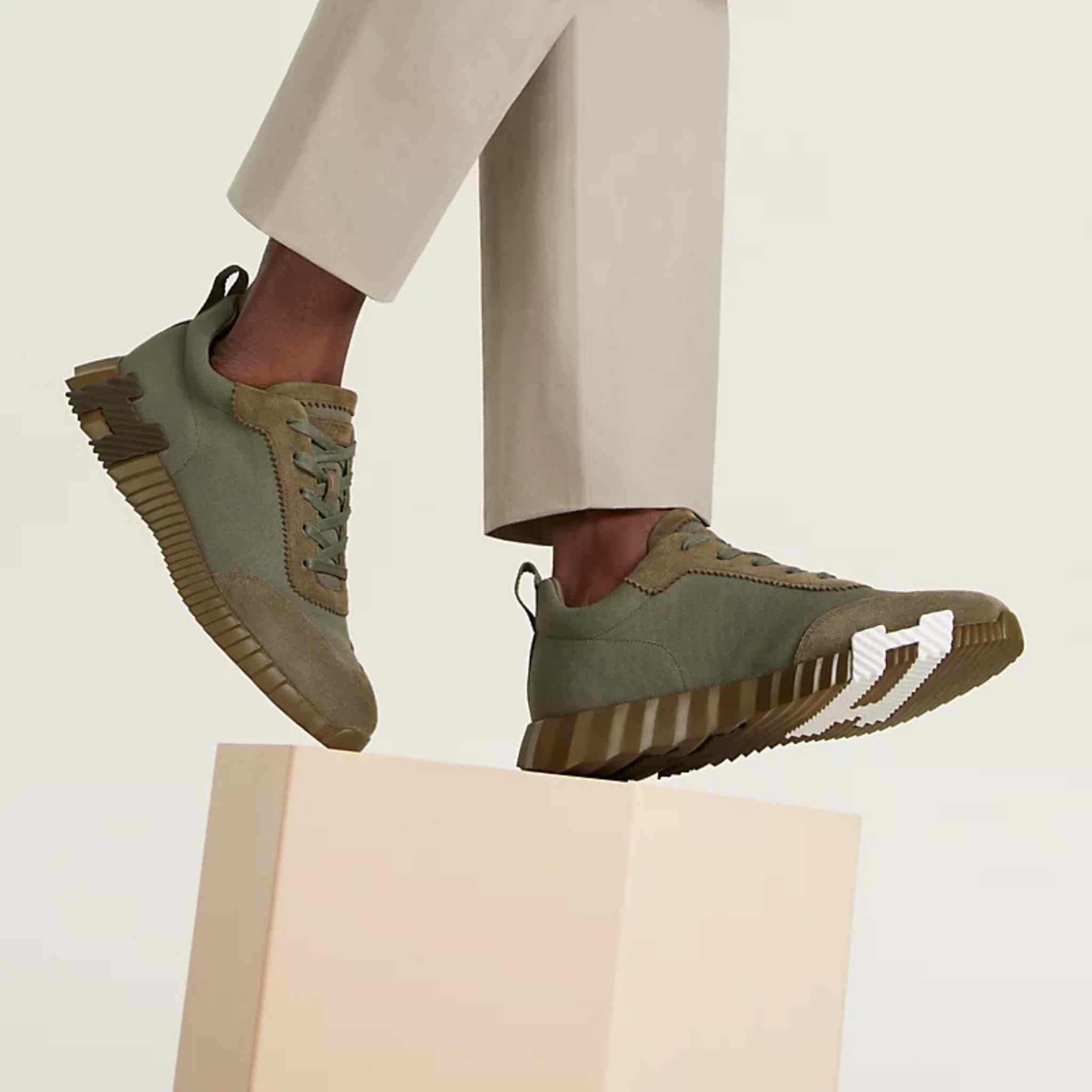 Hermes bouncing Sneakers Tundra Green, Model View