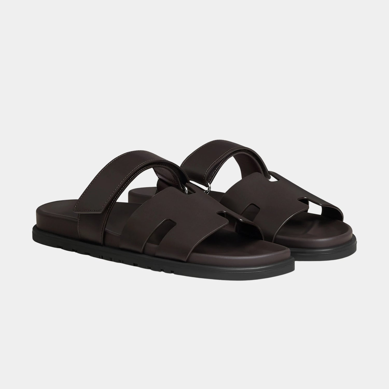Hermes Chypre Sandals Calfskin Men, Marron Ebene, Front