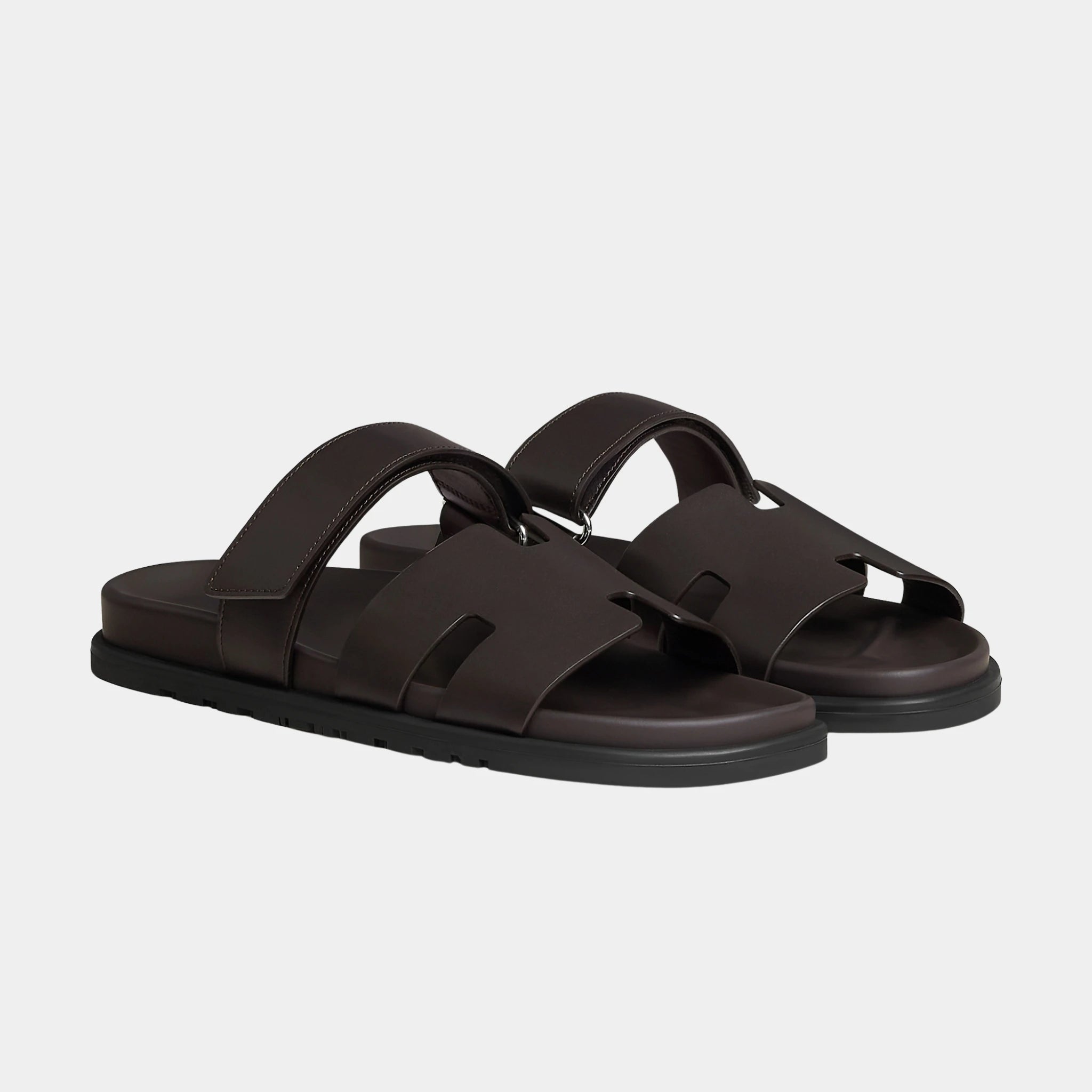 Hermes Chypre Sandals Calfskin Men, Marron Ebene, Front
