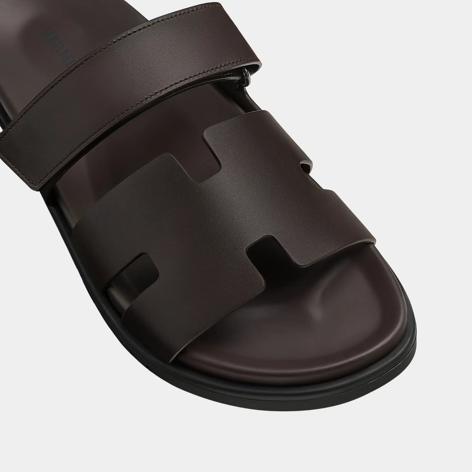 Hermes Chypre Sandals Calfskin Men, Marron Ebene, Top