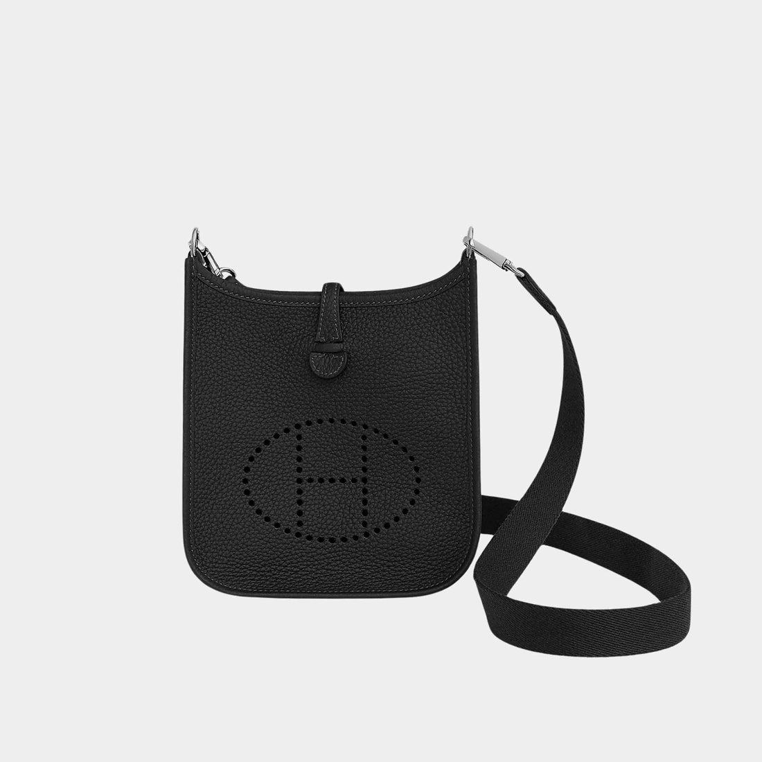 Hermes Evelyne 16 Amazone Bag Taurillon Clemence Black PHW, Front