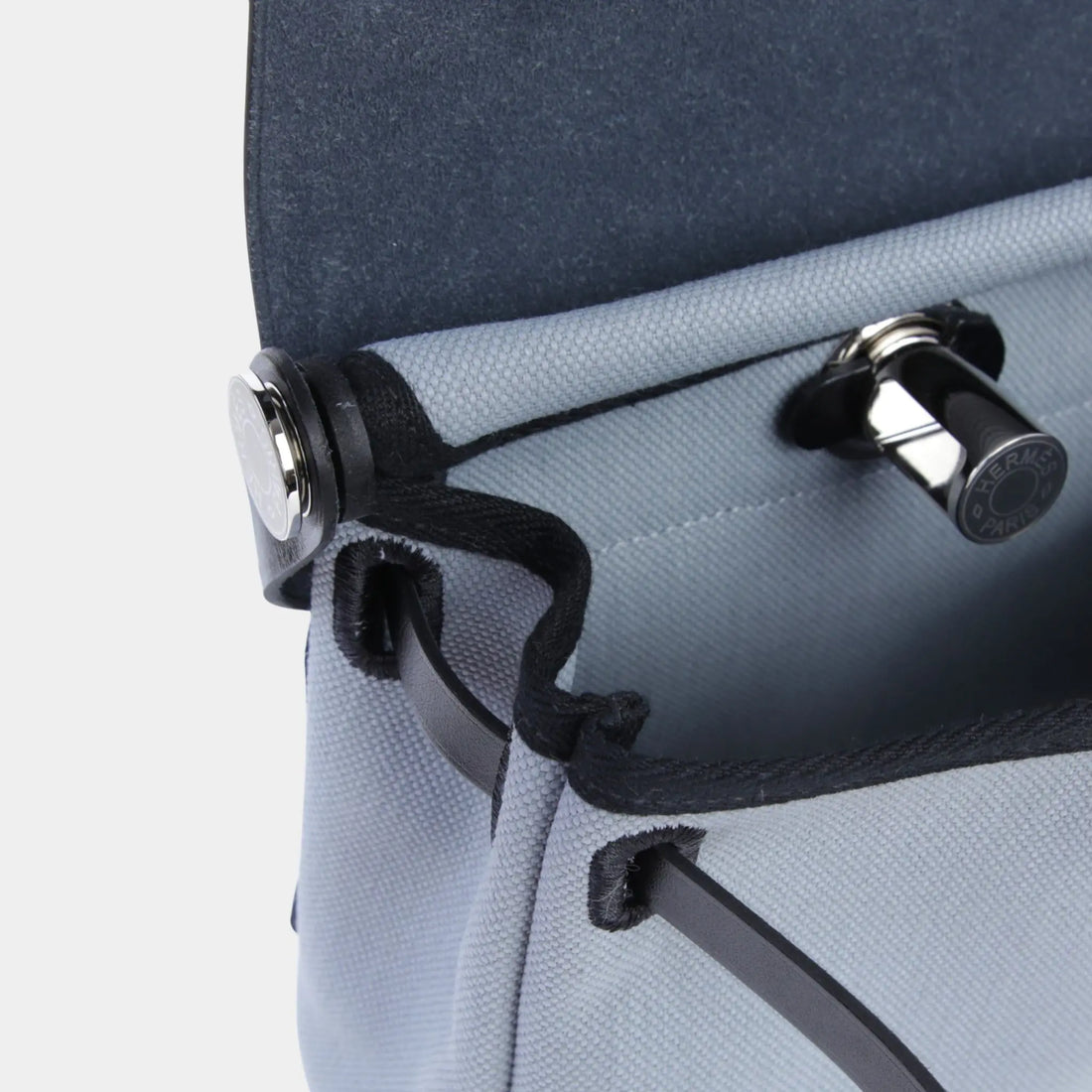 Hermes Herbag Zip Mini Vache Hunter-Canvas أسود/رمادي بانتان PHW، من الداخل