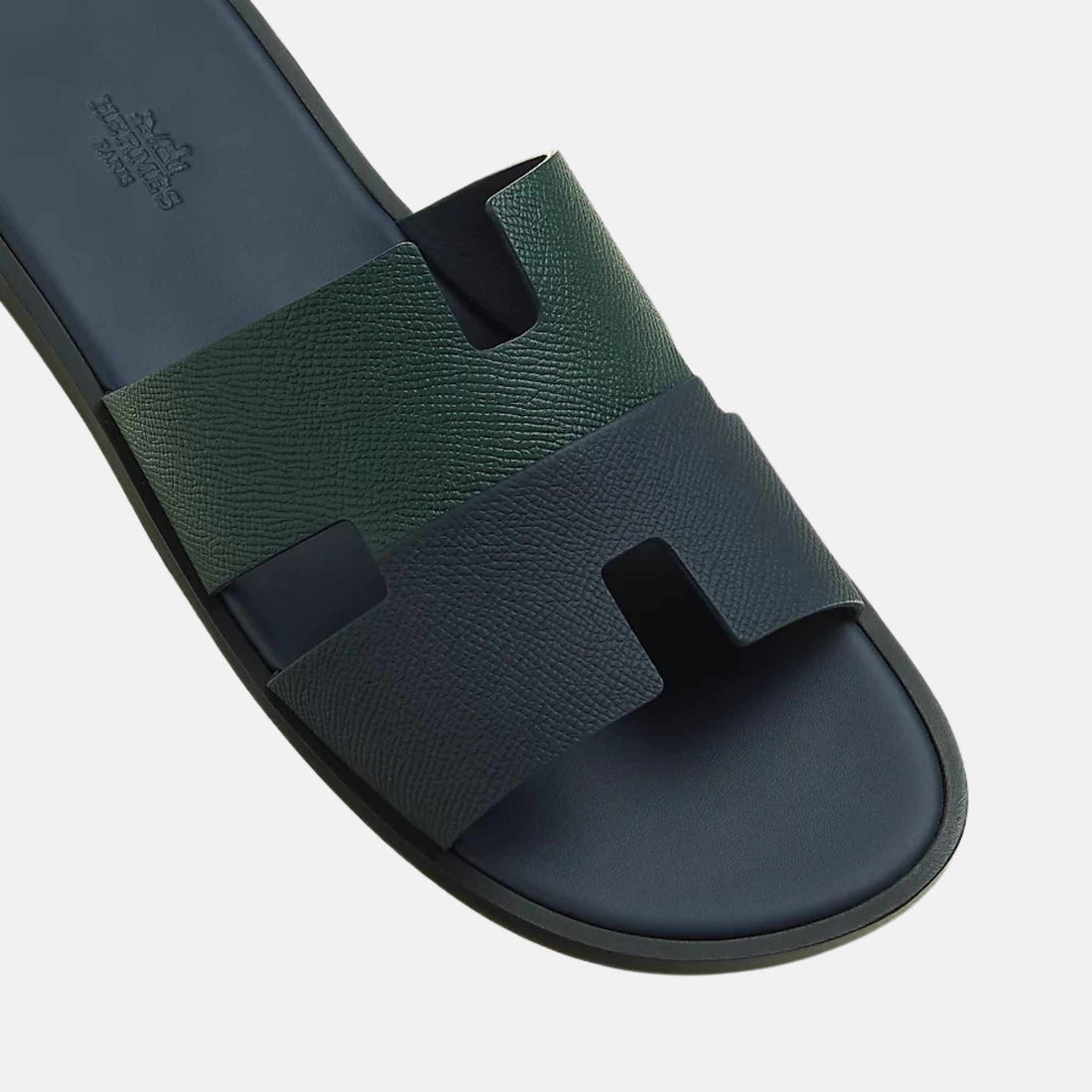 صندل Hermes إزمير ثنائي اللون من جلد Epsom العجلي، Vert Fonce، Marine، من الأعلى
