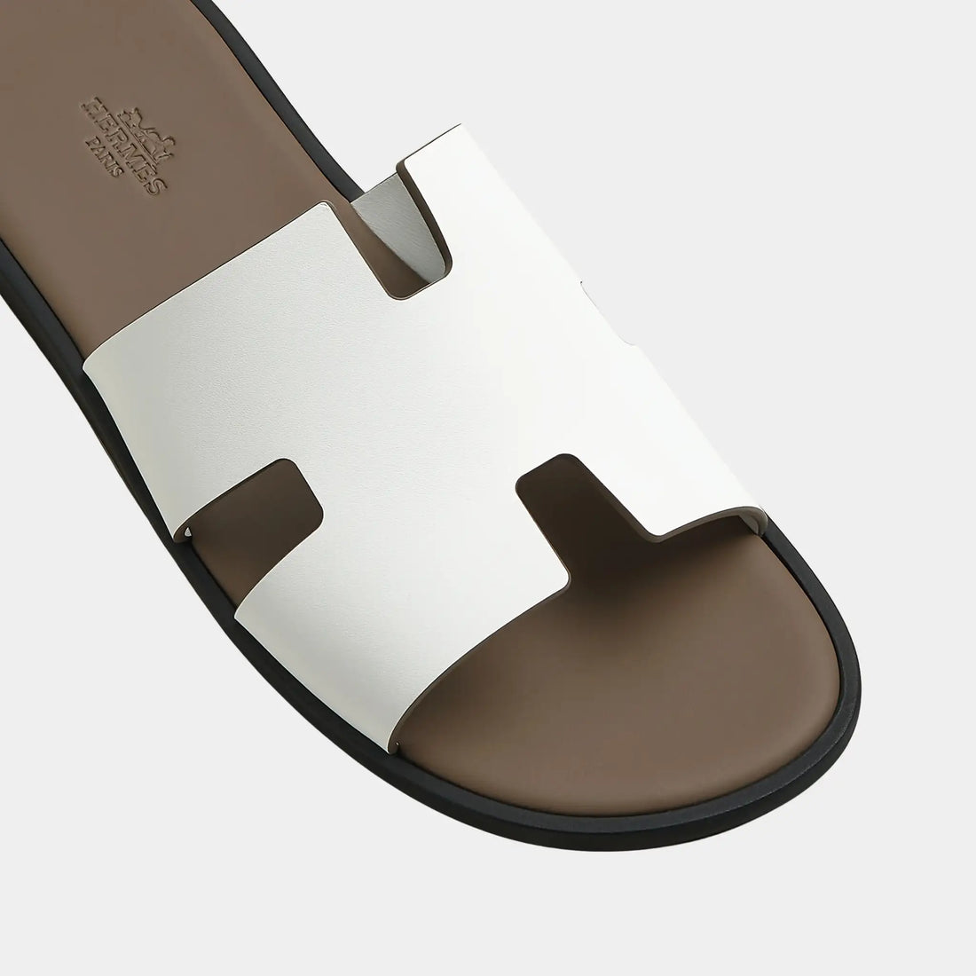 صندل Hermes إزمير من جلد عجل ثنائي اللون، Blanc، Etoupe، أعلى