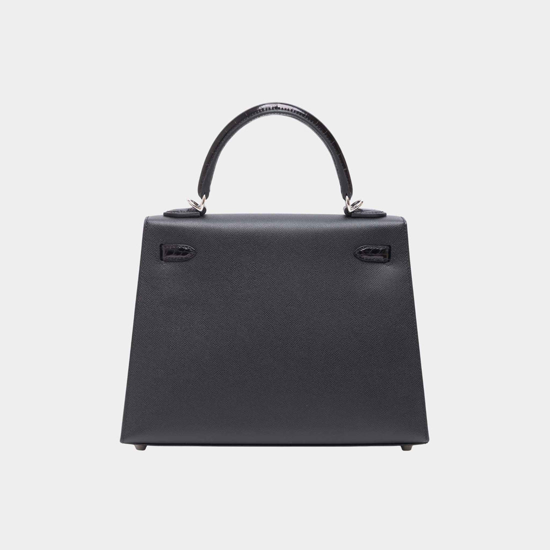 Hermes Kelly 25 Sellier Madame من جلد تمساح نيلوتيكوس اللامع باللون الأسود PHW، ظهر