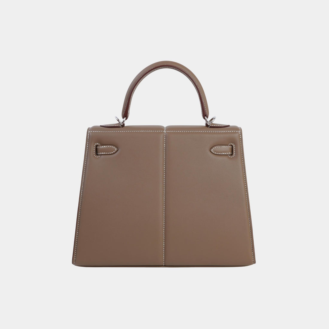 Hermes Kelly 25 Swift مبطنة Sellier Etoupe PHW، من الخلف