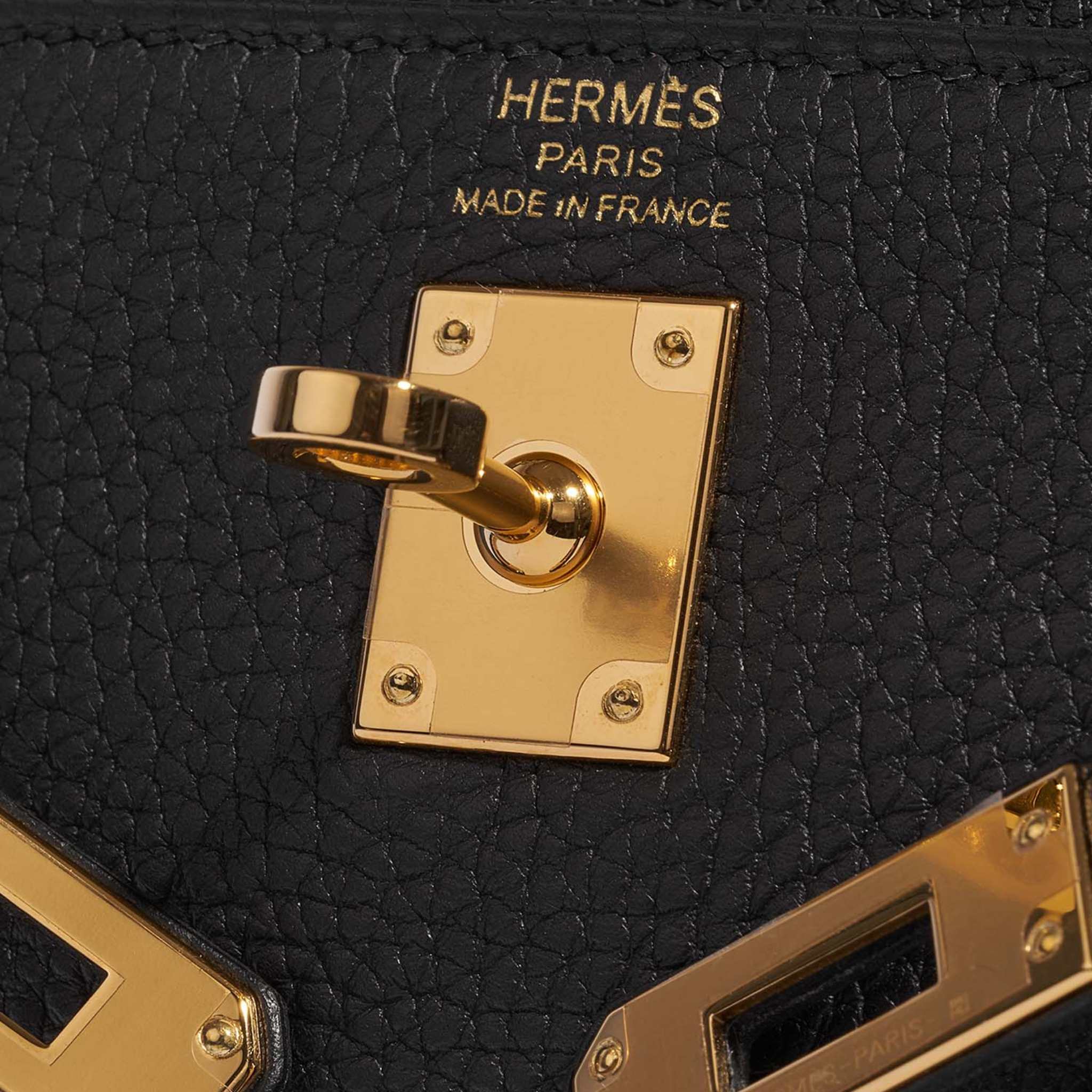 Hermes Kelly 25 Togo Black, Gold Hardware, Logo, Closeup