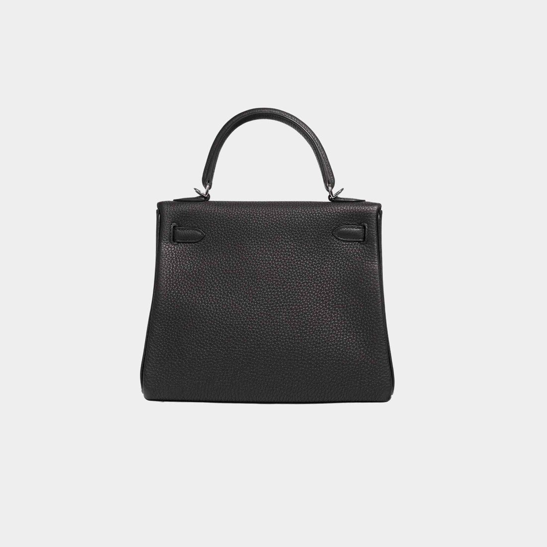 Hermes Kelly 25 Togo Black PHW، من الخلف
