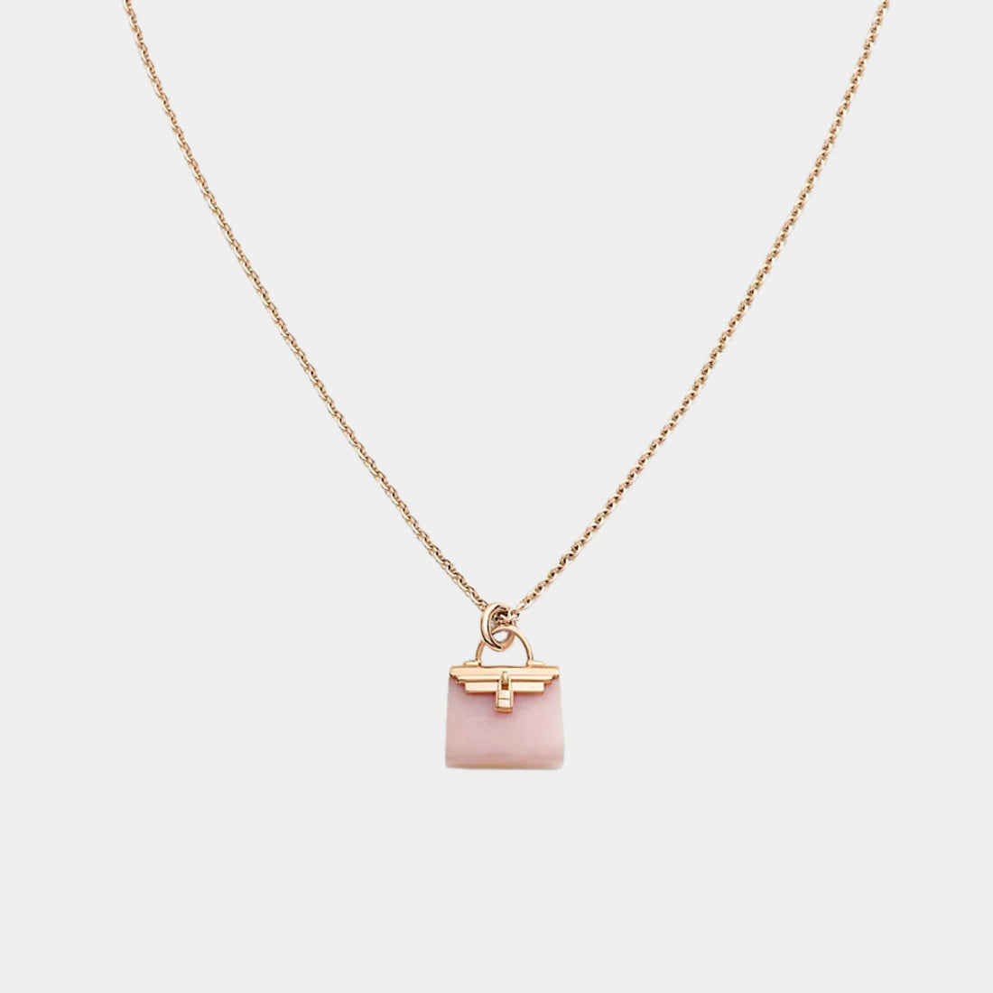 alt
قلادة Hermes Kelly Amulets من الذهب الوردي - عقيق أوبال وردي، لقطة مقربة